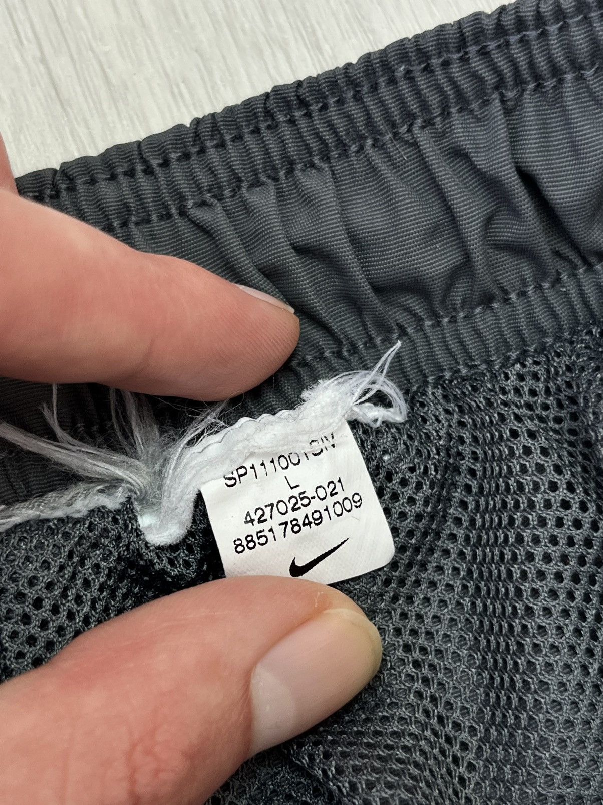 Nike Vintage Nike Baggy Track Pants AirMax 95 Y2K 90s Drill Hype Size US 34 / EU 50 - 9 Thumbnail
