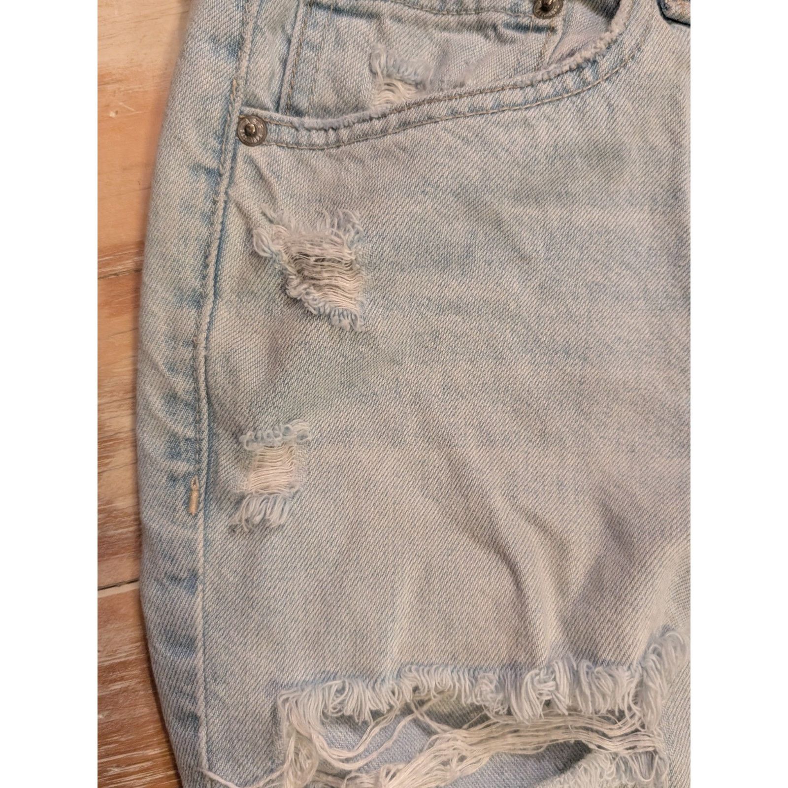 Abercrombie & Fitch Wms Abercrombie & Fitch Ames Slim Stone Jeans Distress Hole Size 27" / US 4 / IT 40 - 8 Thumbnail