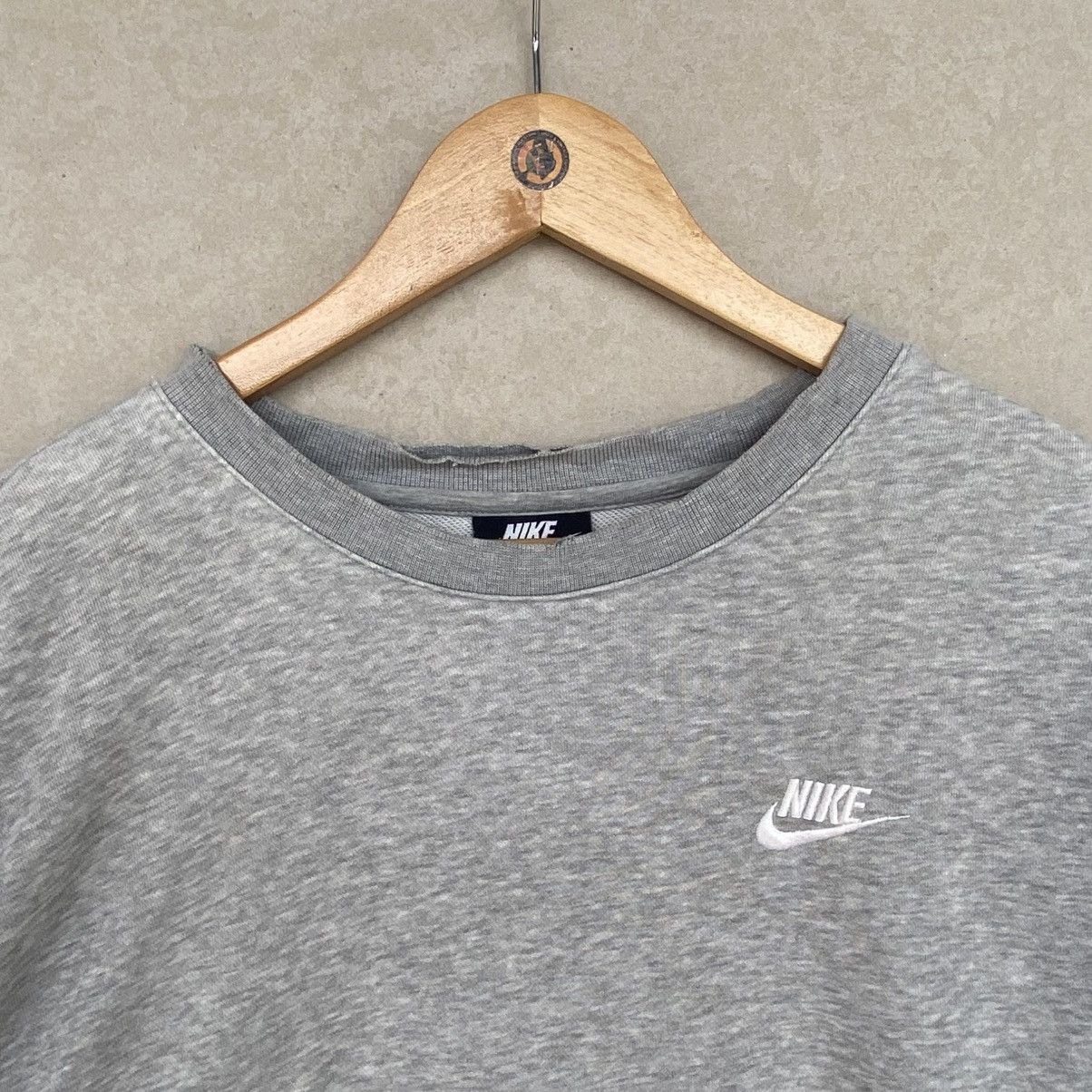 Other Vintage Nike Small Embroidered Crewneck Sweatshirt Gray Sz S Size US S / EU 44-46 / 1 - 4 Thumbnail