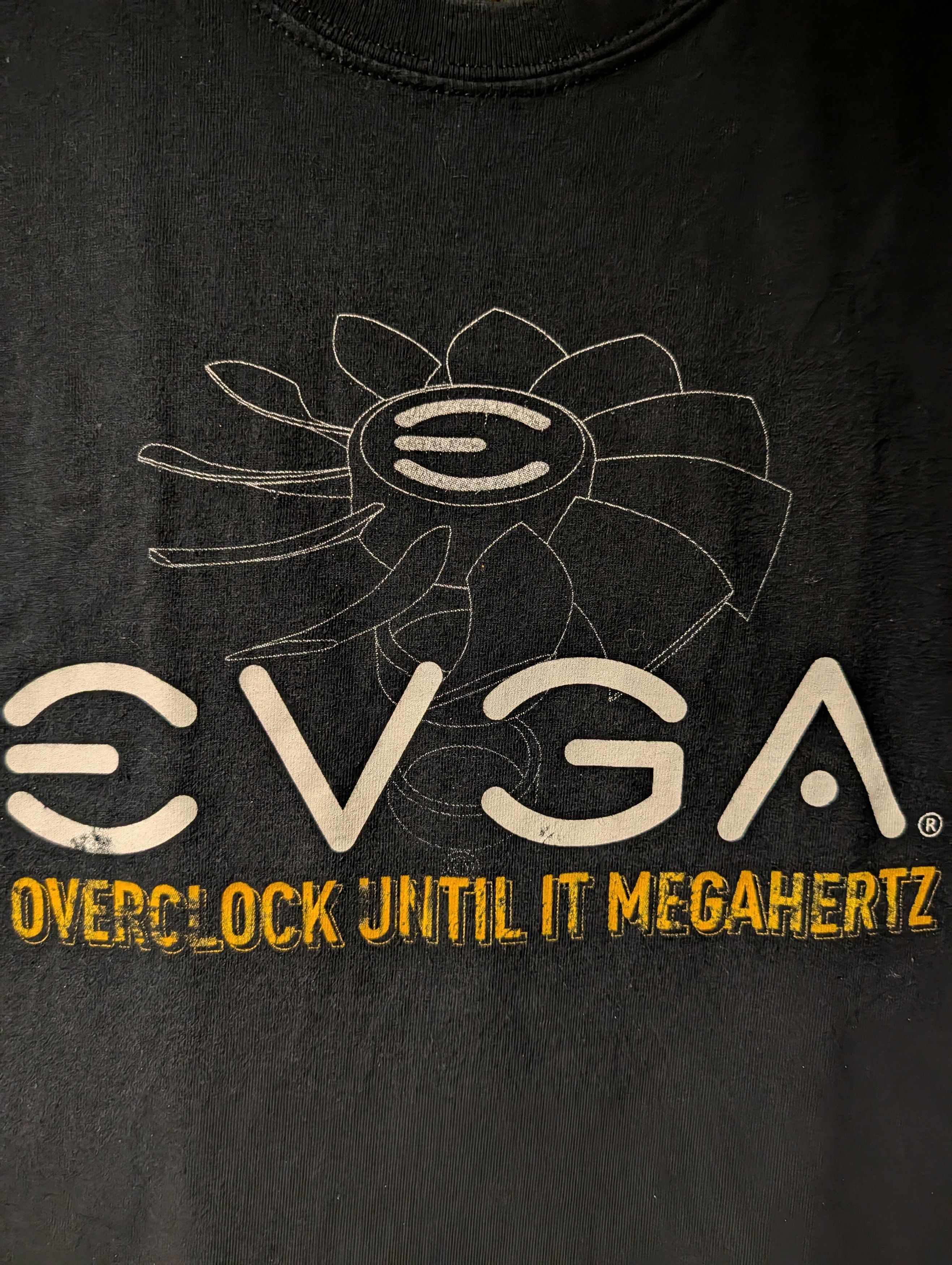 Gildan Vintage Y2K EVGA Overclock Until it Megahertz PC T-Shirt Size US L / EU 52-54 / 3 - 2 Thumbnail