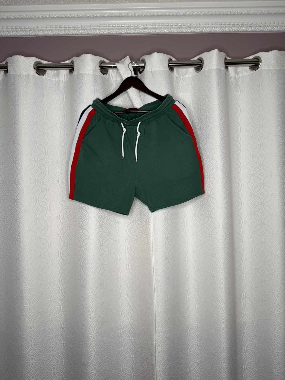 Other Hip & Bone Shorts Size US 34 / EU 50 - 1 Thumbnail