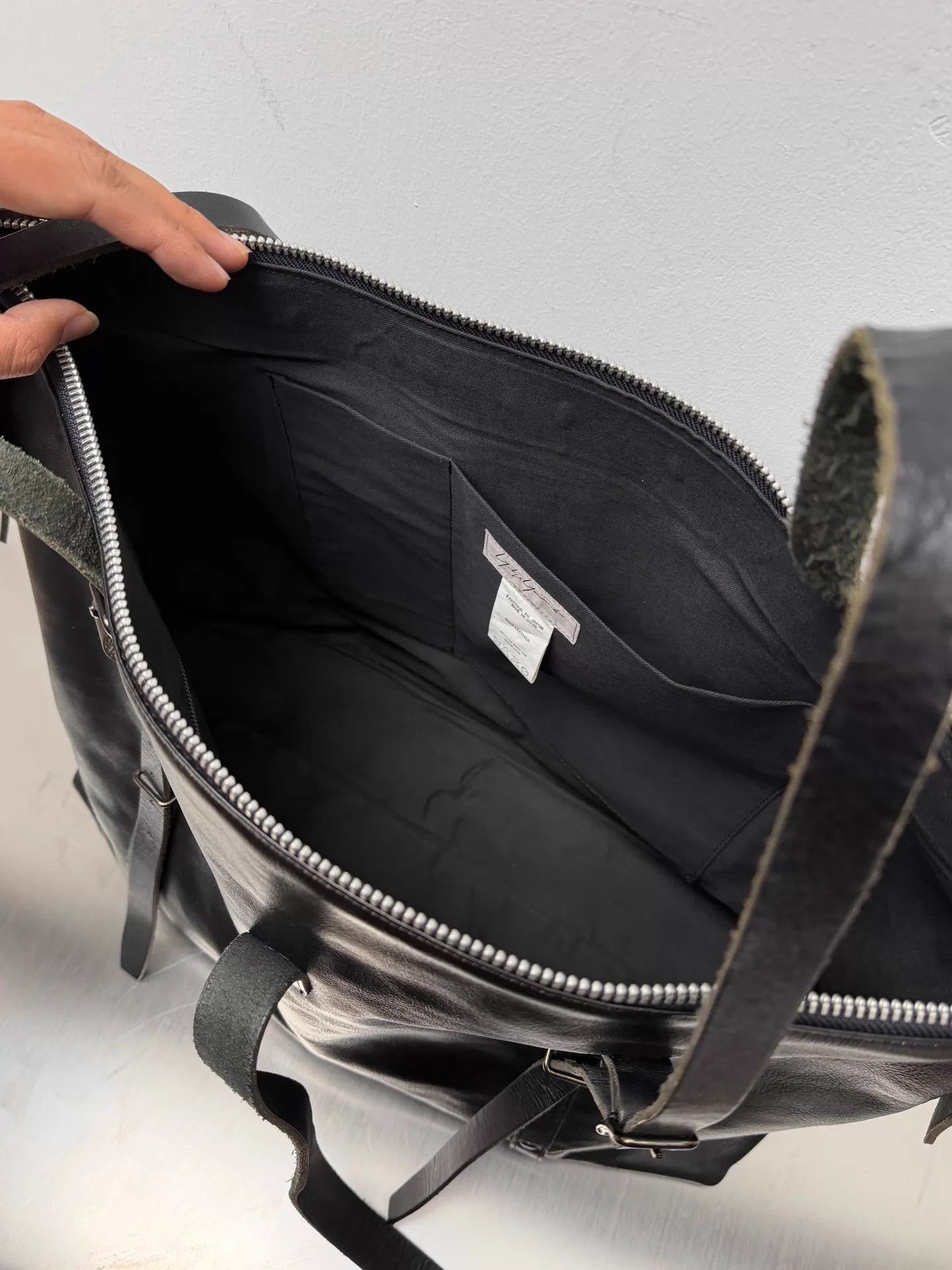Yohji Yamamoto Yohji Yamamoto Pour Homme Oversized Strap Tote/Shoulder Size ONE SIZE - 6 Thumbnail