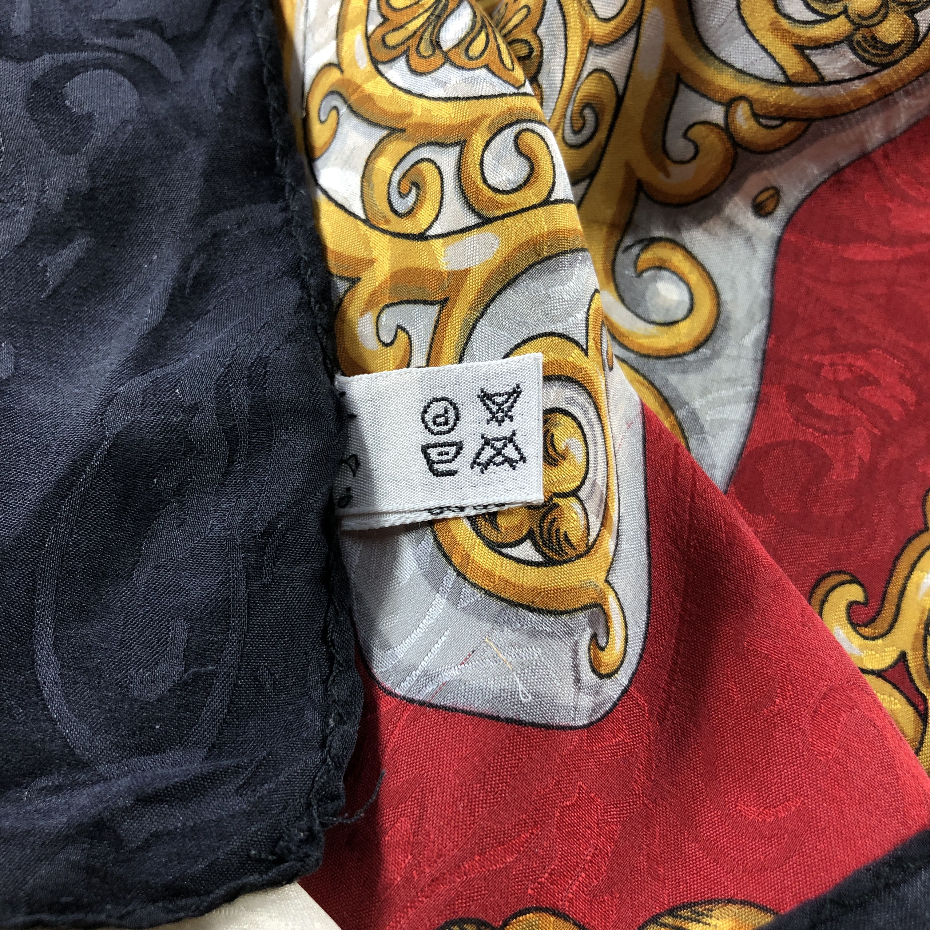 Japanese Brand Vintage Luxury Baroque Design Silk Scarf M1201 Size ONE SIZE - 5 Thumbnail