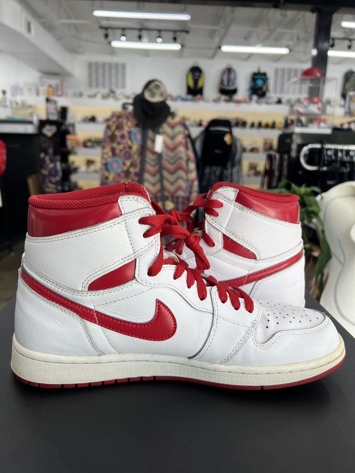 Jordan Brand Air Jordan 1 Metallic Red Sz. 10 (2017) Size US 10 / EU 43 - 4 Thumbnail