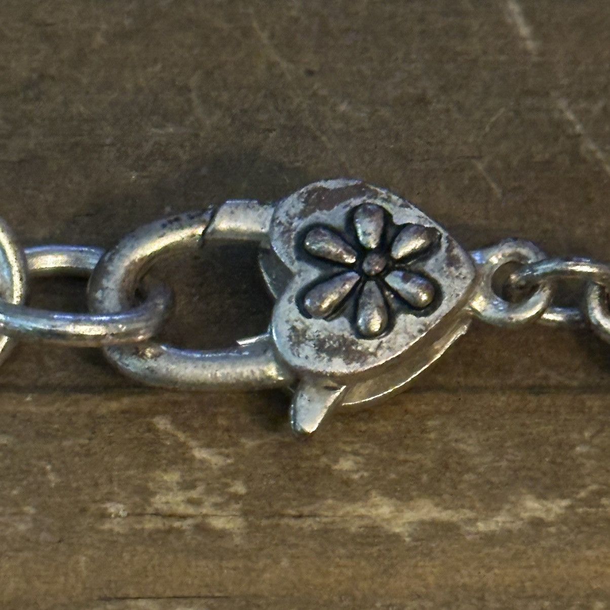Other Silver tone garden theme sliding charm bracelet Size ONE SIZE - 4 Thumbnail