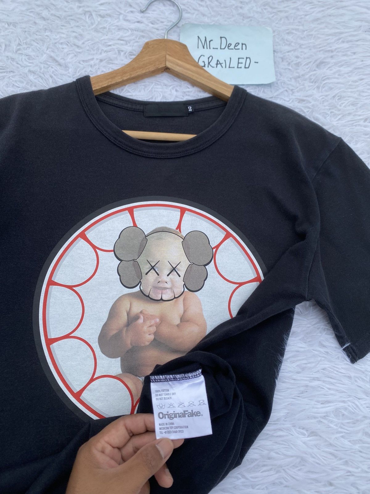 Original Fake Rare Original Fake x KAWS Baby Printed Tshirt Size US S / EU 44-46 / 1 - 11 Thumbnail