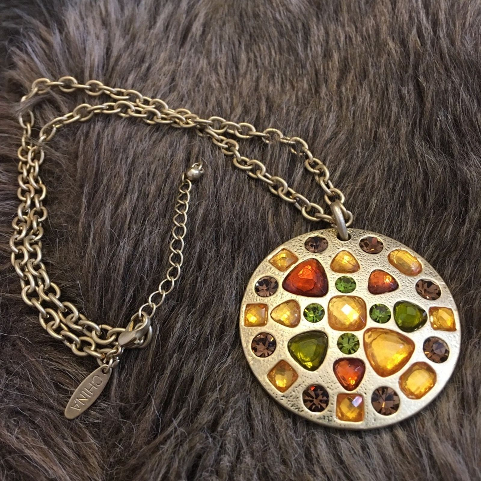 Jewelry Stone covered amulet matte gold chain necklace Size ONE SIZE - 8 Thumbnail