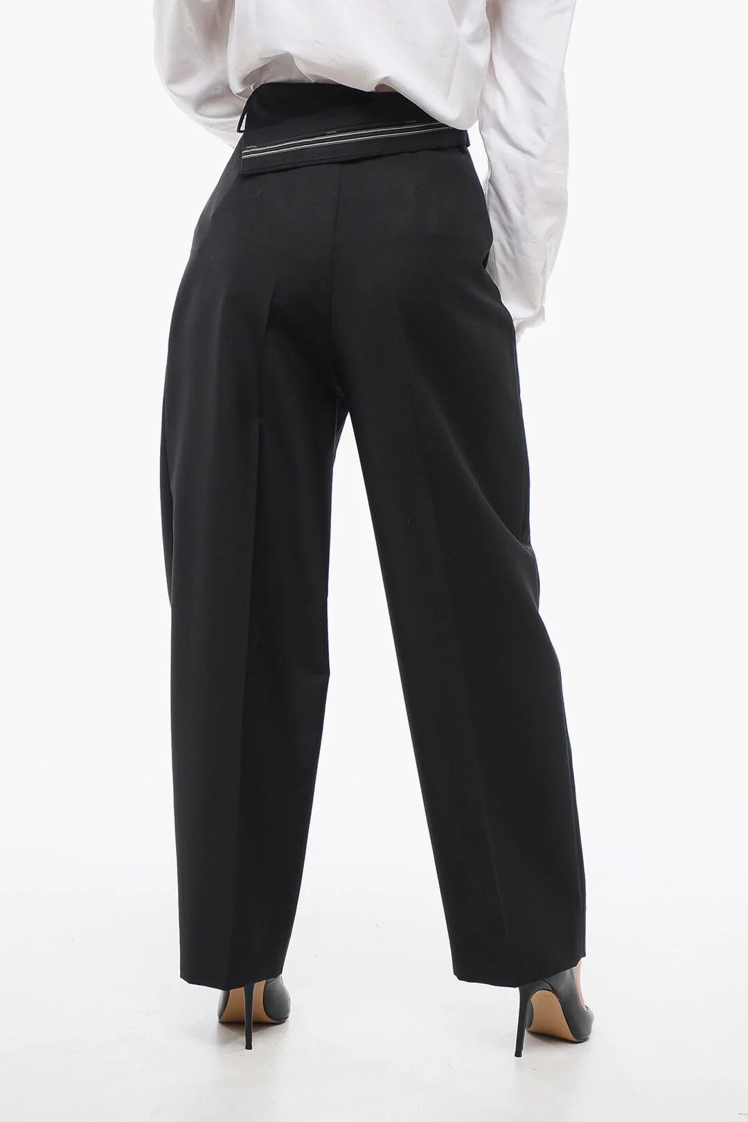 Fendi og1mm0326 Crop Carrot-Fit Pant in Black Size 28" / US 6 / IT 42 - 4 Thumbnail