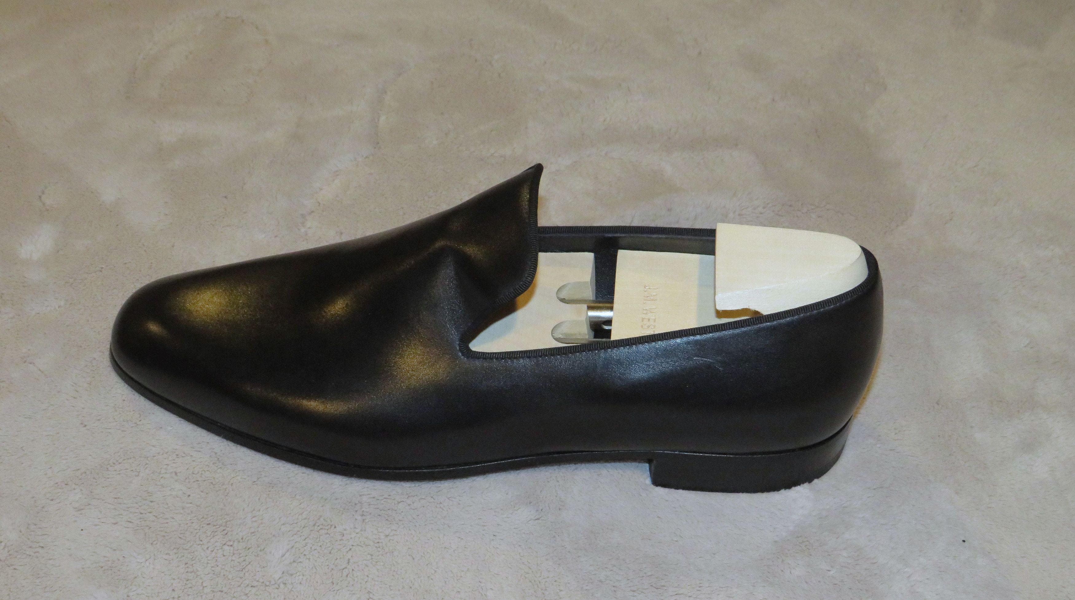 J.M. Weston 911 Black Calf Leather One Piece Formal Loafer 9.5 NWOB Size US 9.5 / EU 42-43 - 4 Thumbnail