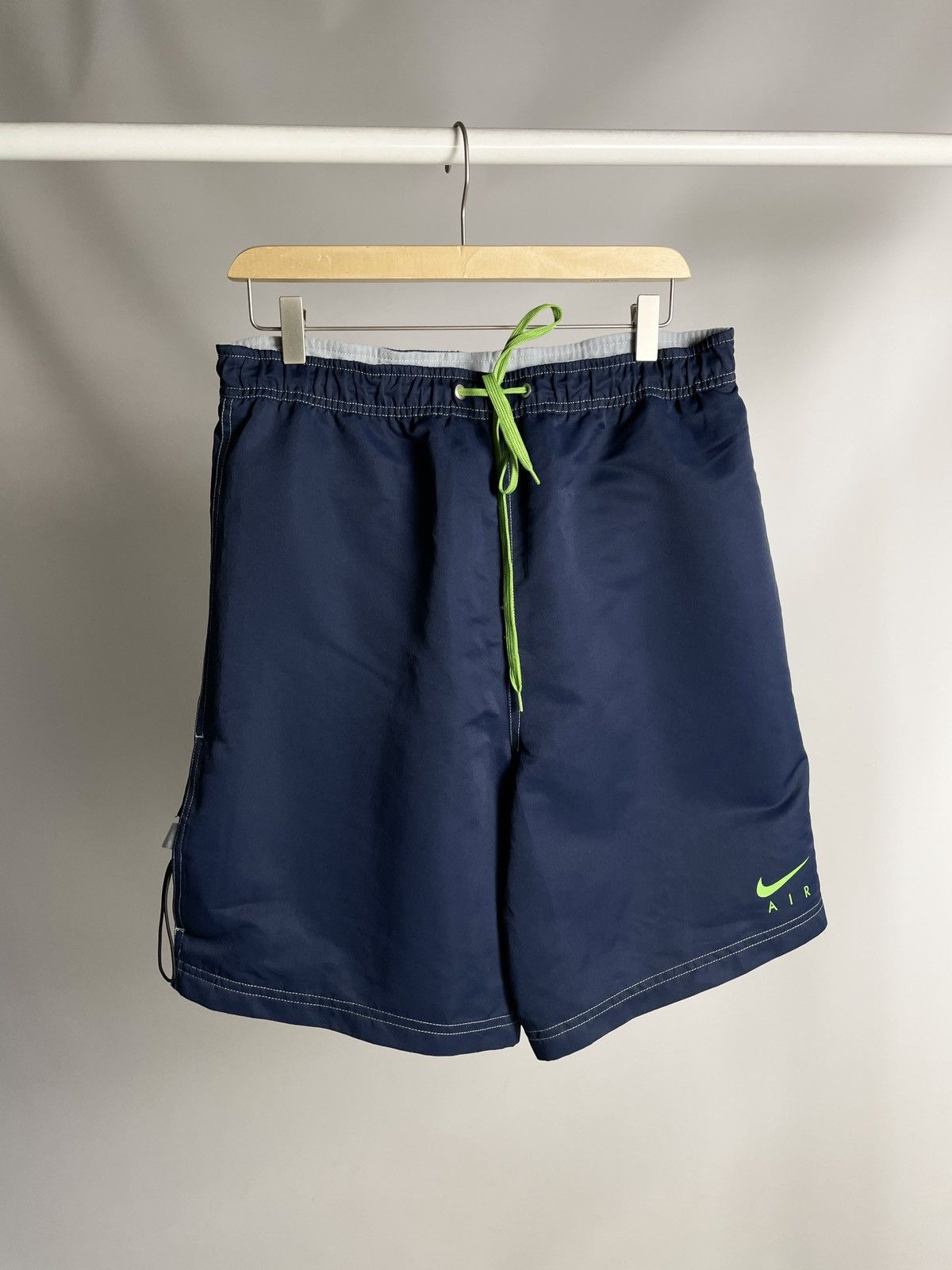 Nike VINTAGE 🐢 Nike Air max nylon pocket cargo tracking shorts Size US 32 / EU 48 - 1 Thumbnail