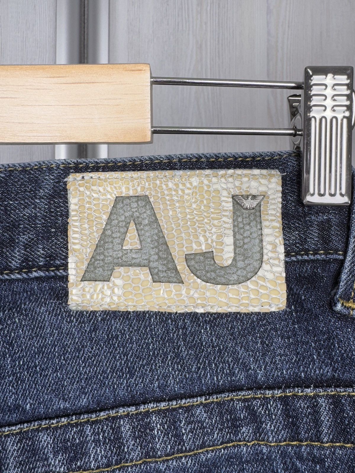 Armani ARMANI JEANS Men's Blue Distressed Denim Big Logo Jeans 33 Size US 33 - 10 Thumbnail