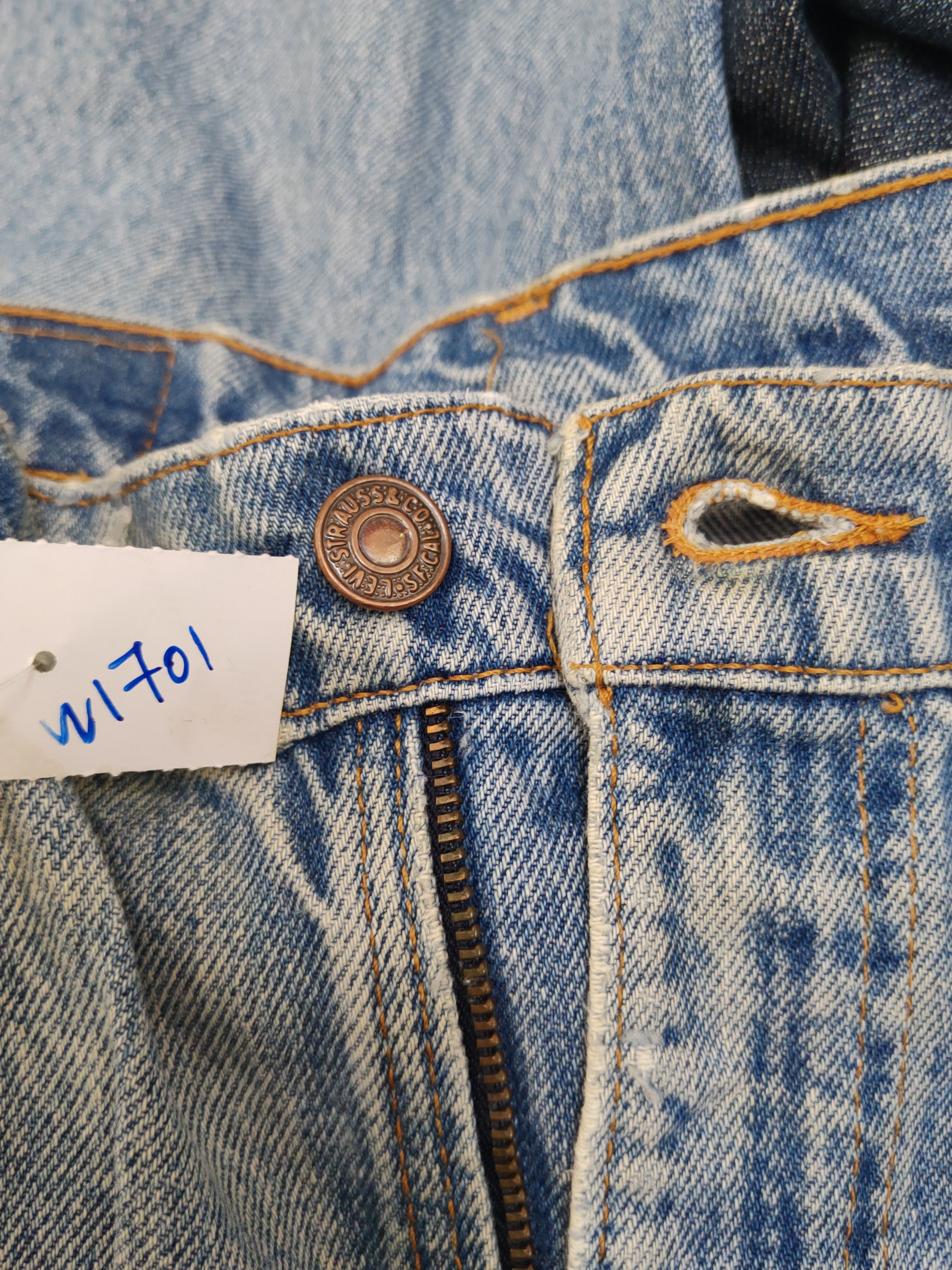 Levi's Levi's Blue Distressed Ripped denim Jeans #W1701 Size US 36 / EU 52 - 17 Thumbnail