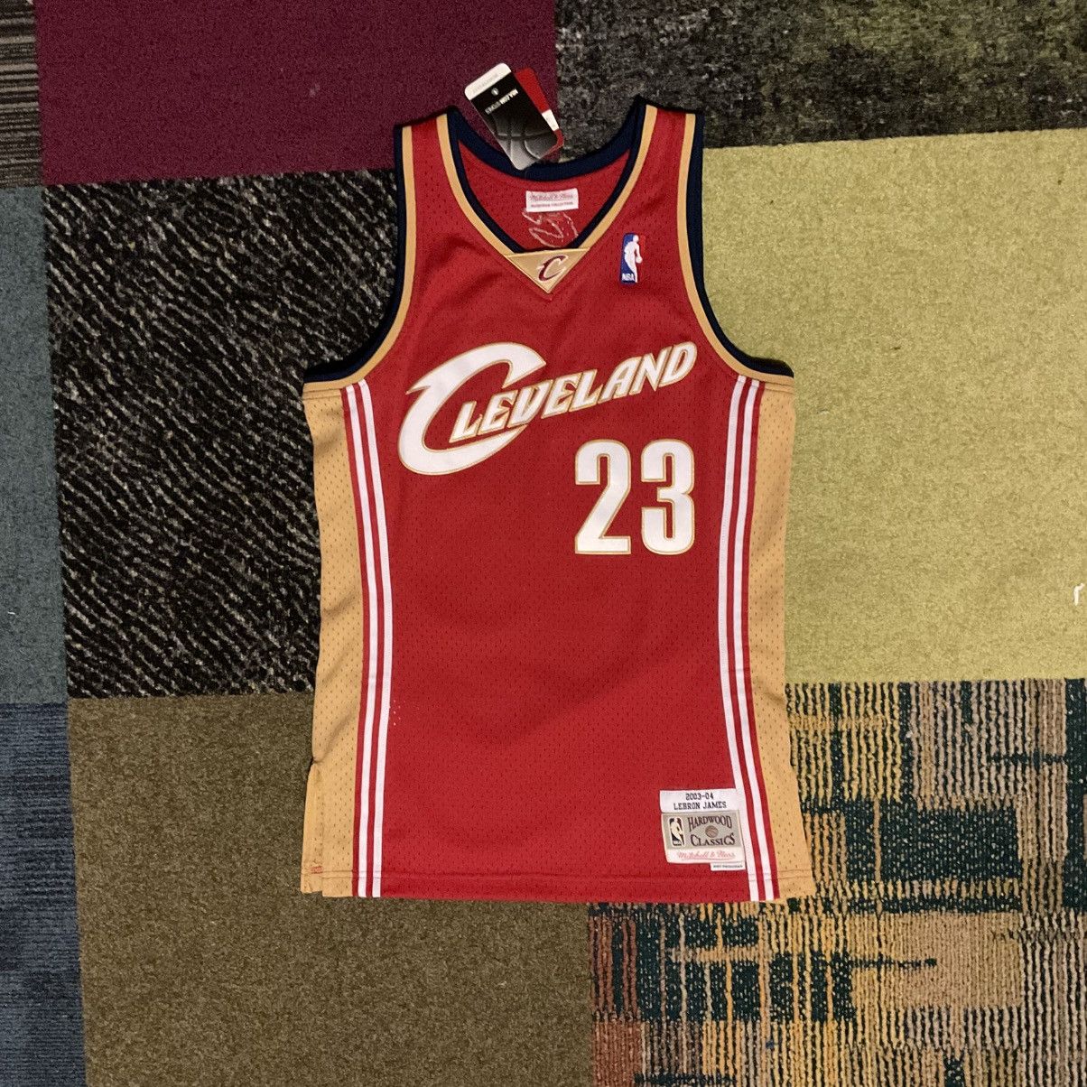 Mitchell & Ness Cleveland Cavaliers LeBron James Jersey | Size: S Size US S / EU 44-46 / 1 - 2 Thumbnail