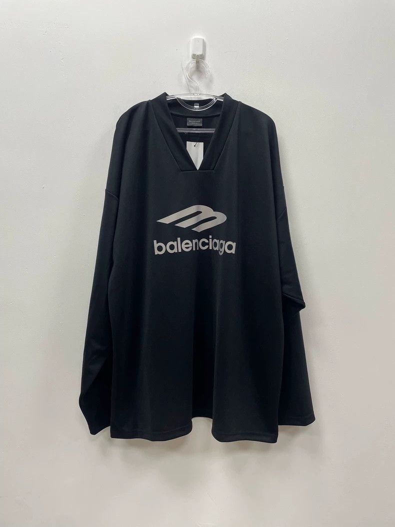 Balenciaga Balenciaga Letter V-neck leisure ski suit long sleeve T-sh Size US M / EU 48-50 / 2 - 1 Thumbnail
