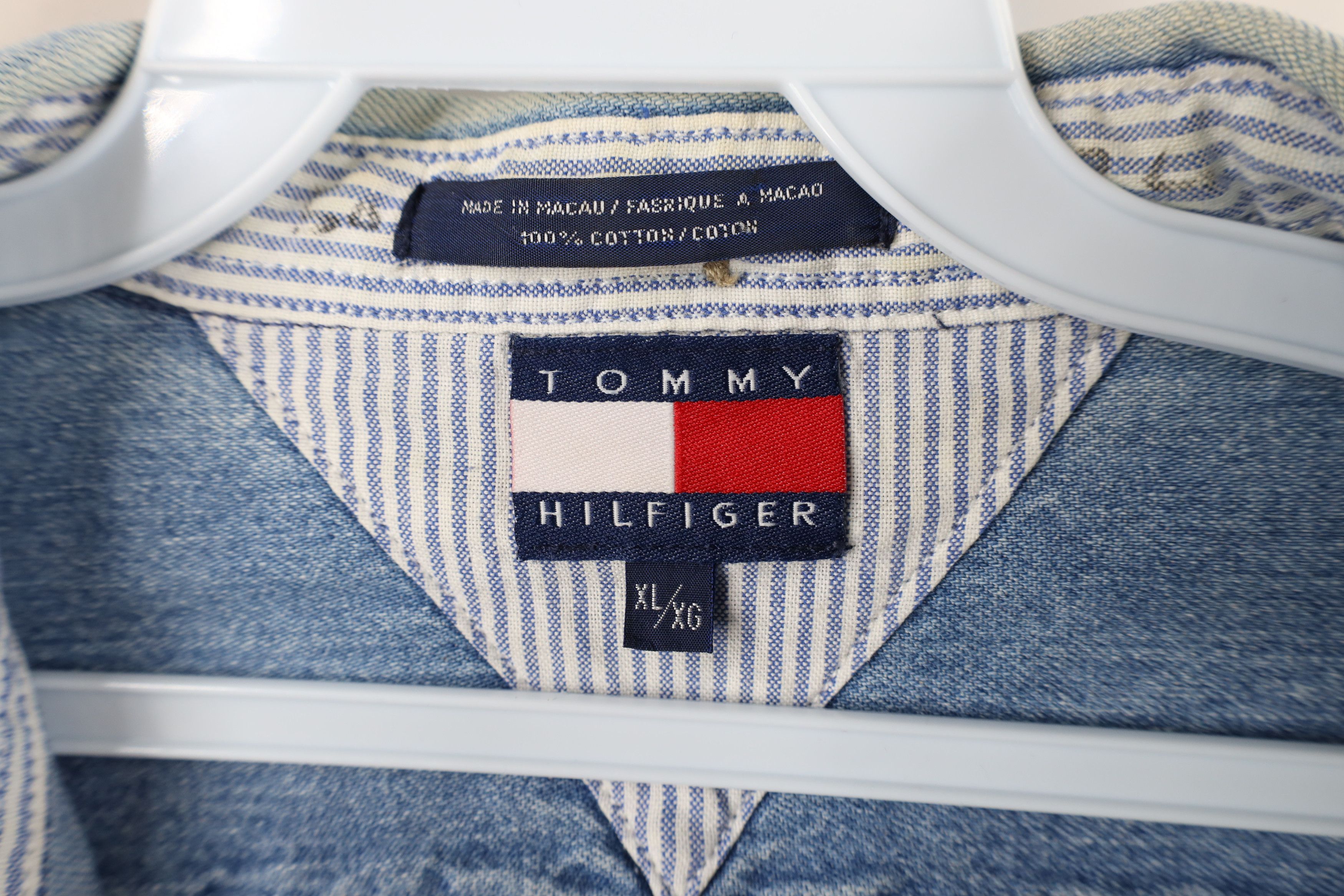 Tommy Hilfiger × Vintage Vintage 90s Tommy Hilfiger Board Denim Jean Button Shirt Size US XL / EU 56 / 4 - 10 Thumbnail