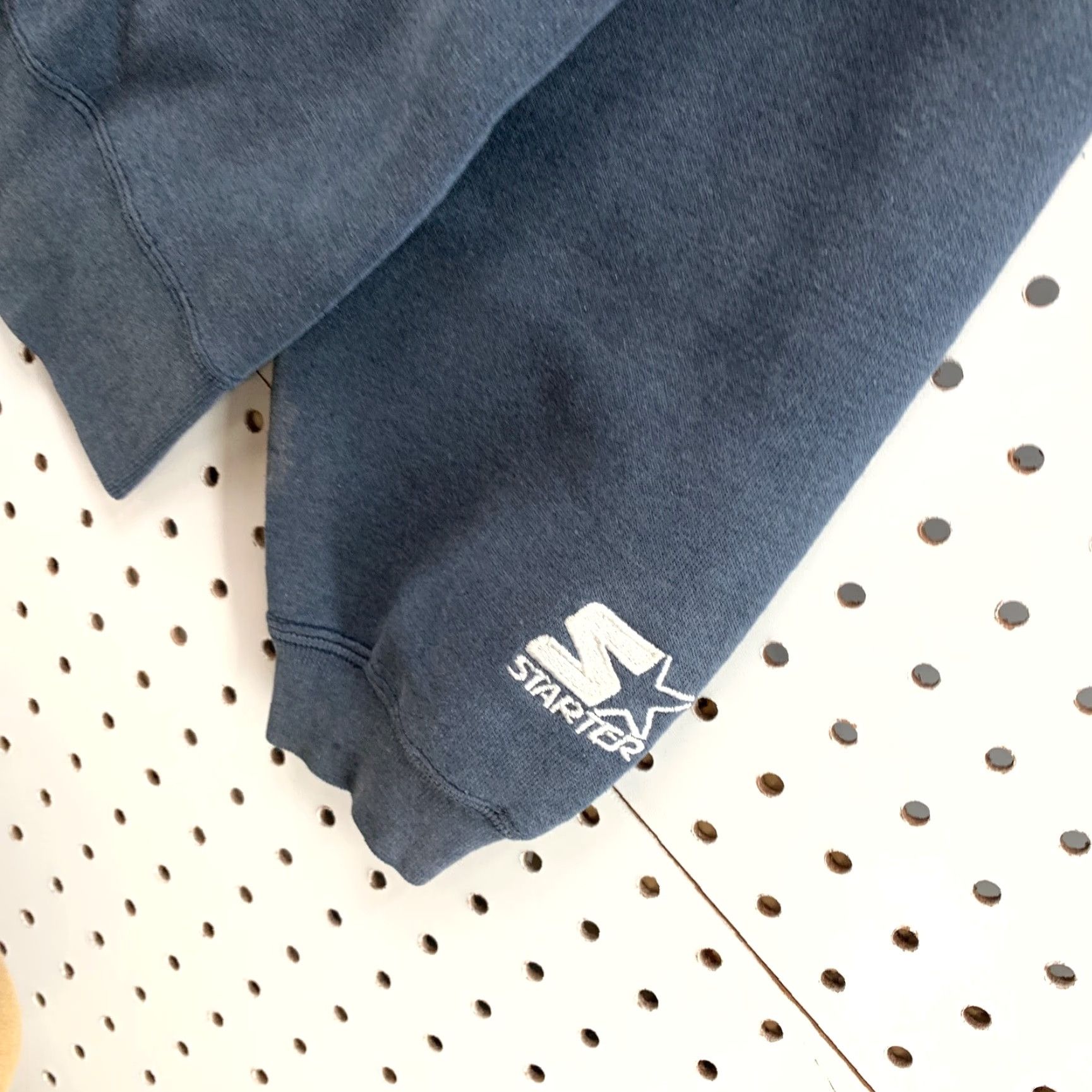 Starter VINTAGE Starter Sweatshirt Crewneck Gray M Adult 90s Sports Logo Embroidered Pullover Mens Medium 90s Vintage Size US M / EU 48-50 / 2 - 7 Thumbnail