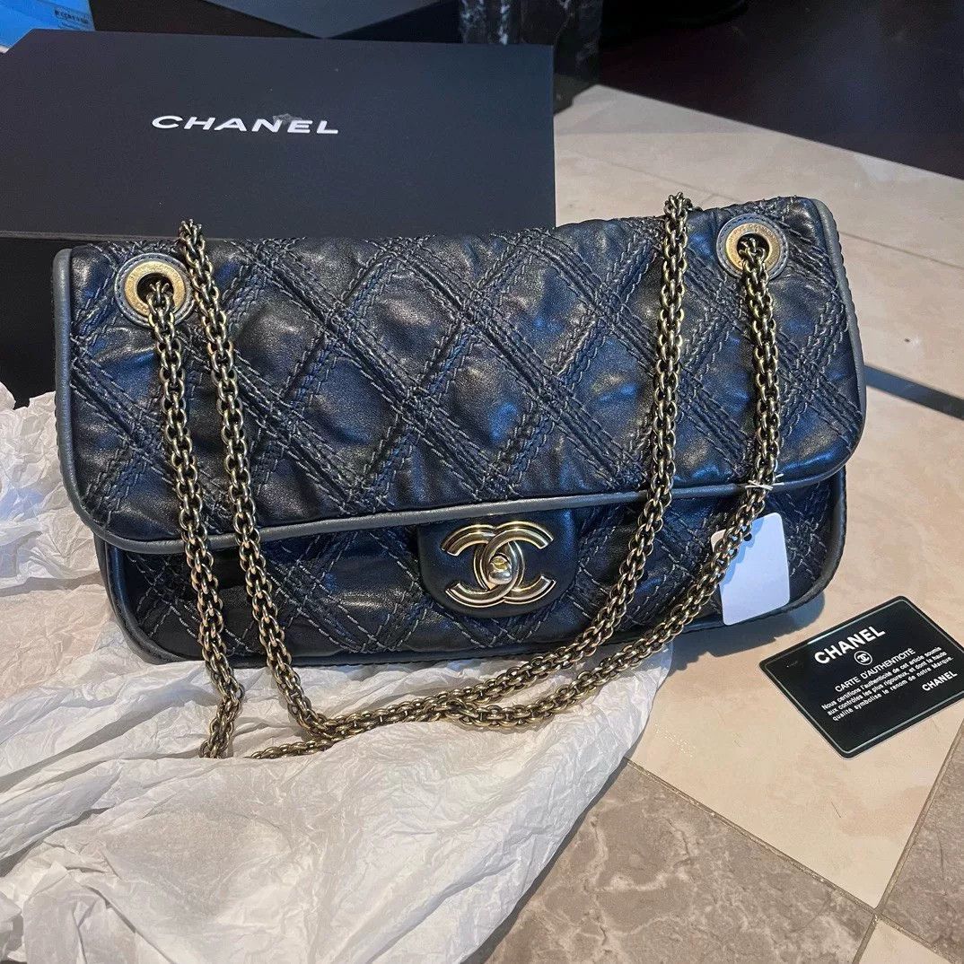 Chanel Pre-loved Bag Very good condition Size ONE SIZE - 1 Thumbnail