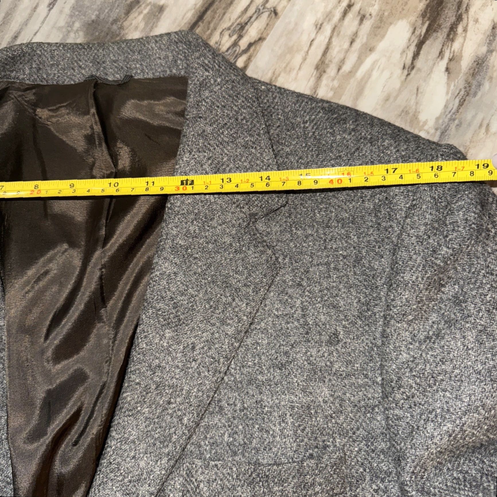 Farah Vtg Farah WFF Blazer Men 44R Gray Herringbone 100% Wool Tweed 2 Button Notch Lapel Single-Breasted Vintage Classic Modern Size 44R - 6 Thumbnail