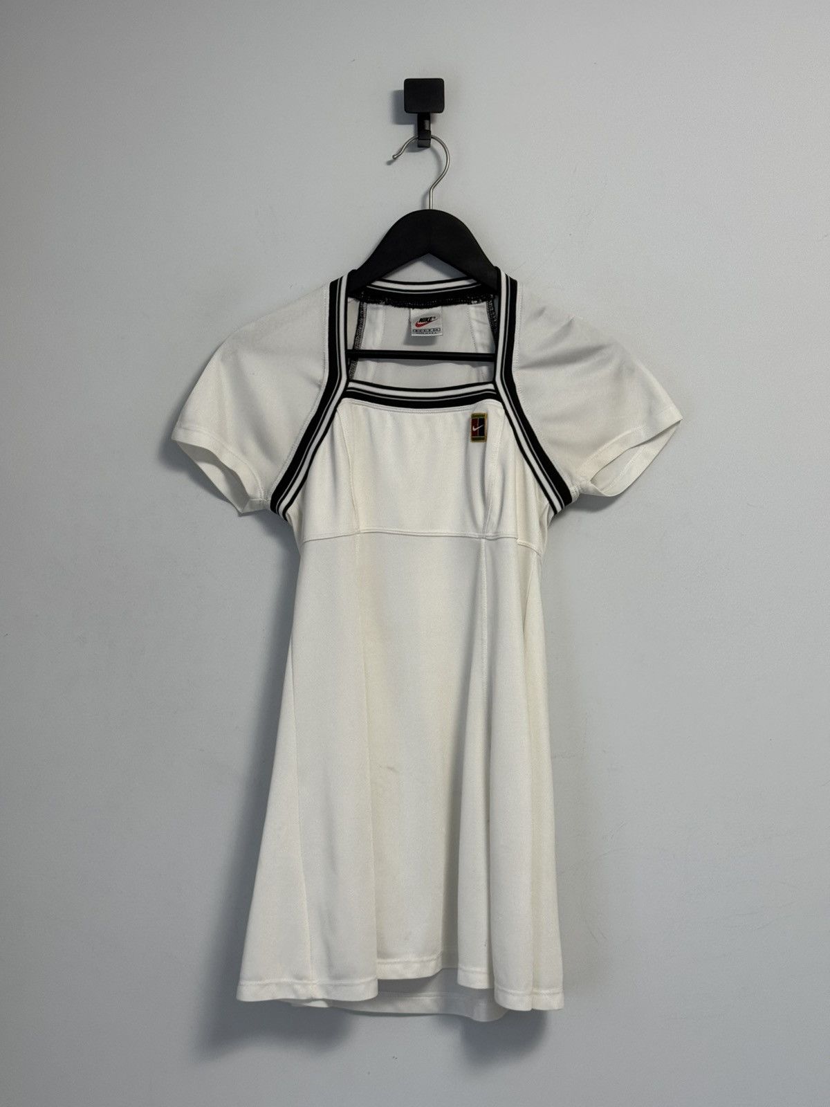 Nike Nike Dress Women’s Block Stitch Court Polo Tennis Vintage Size S / US 4 / IT 40 - 1 Thumbnail