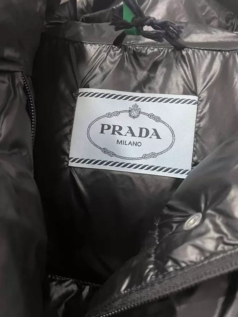Prada Prada Size 36 Black triangle label short bread down jacket Size US M / EU 48-50 / 2 - 6 Thumbnail