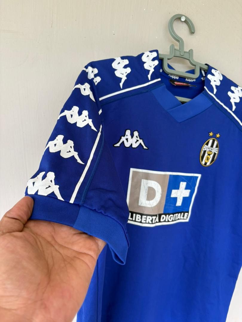 Vintage Vintage 98’s Juventus Kappa Jersey Away Jersey Size US L / EU 52-54 / 3 - 2 Thumbnail