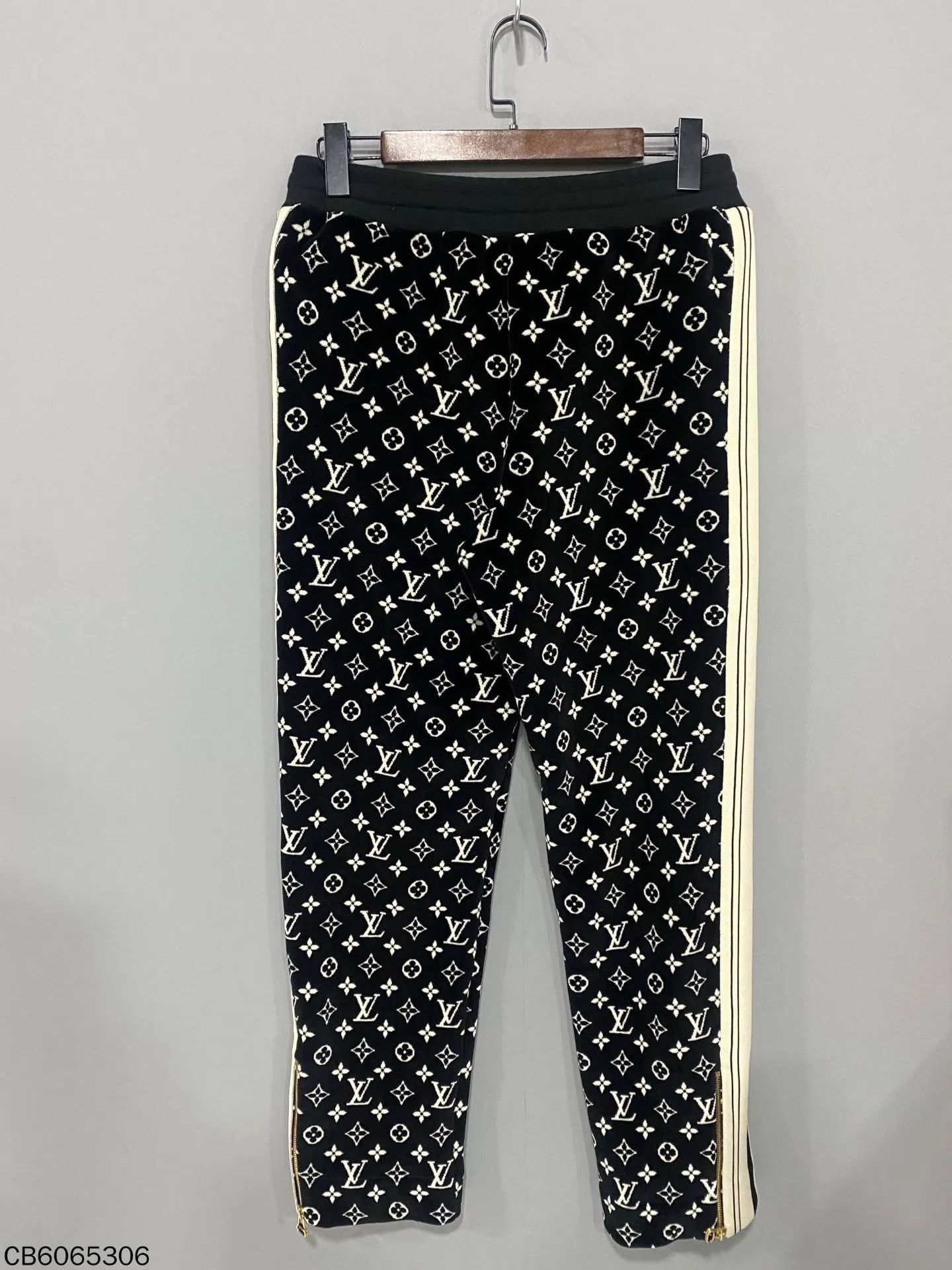 Louis Vuitton LV 99 New Flocked Monogram All Over Pants S Size 26" / US 2 / IT 38 - 3 Thumbnail