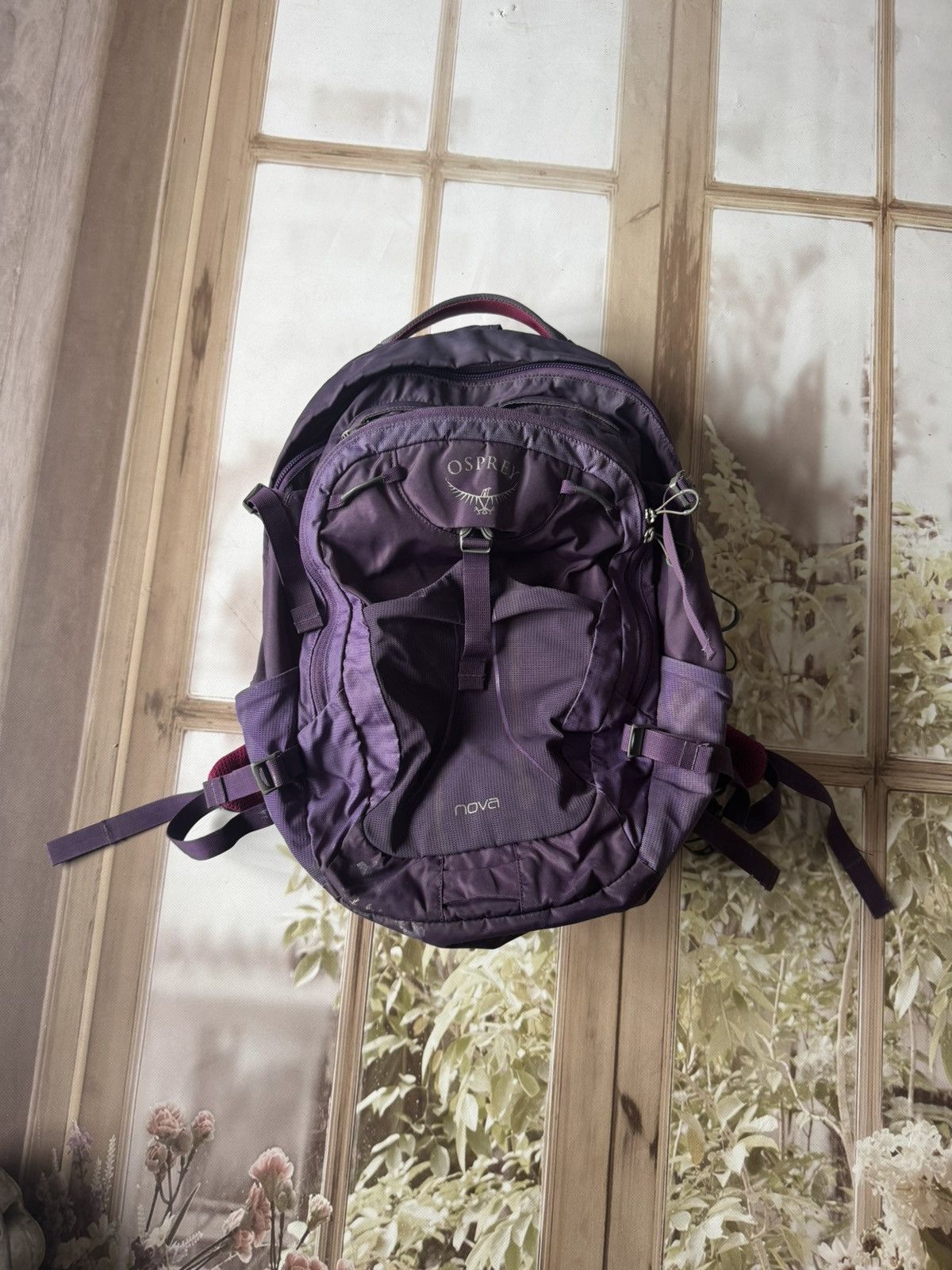 Osprey Osprey Nova 33L Women's Backpack - Deep Purple - Gorpcore Size ONE SIZE - 1 Thumbnail