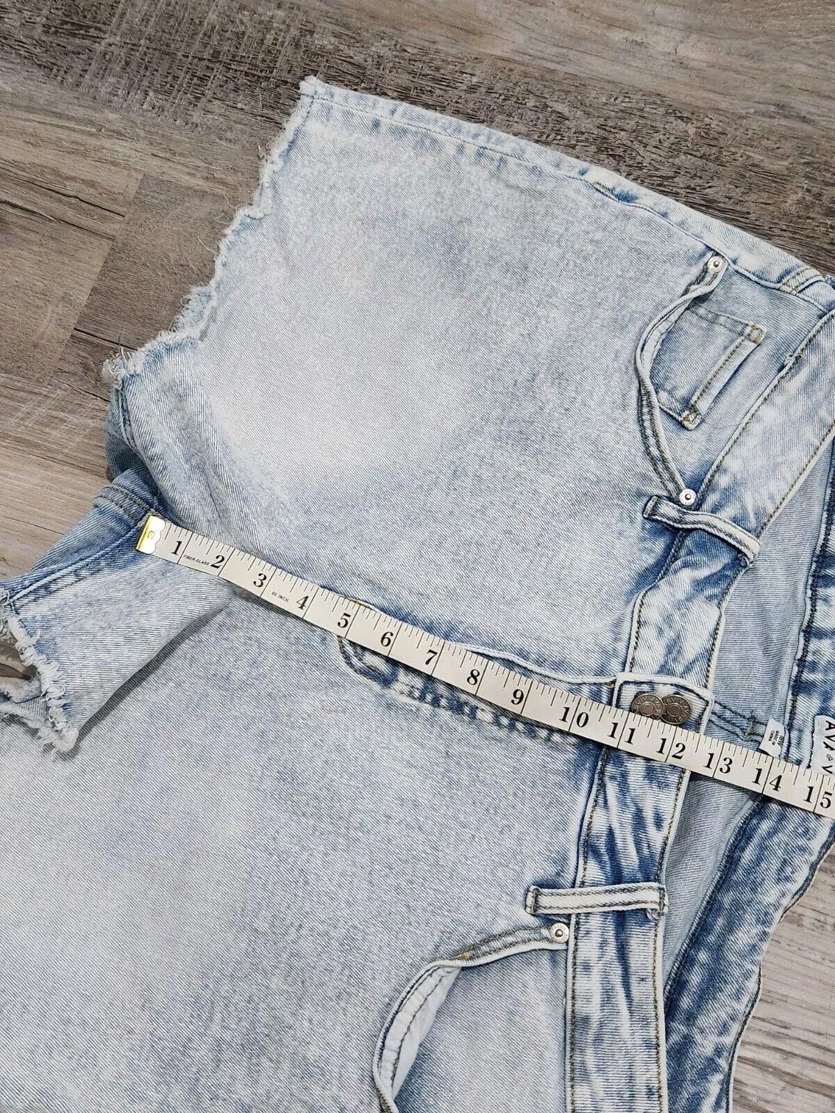 Designer Ava And Viv Jean Shorts Plus Size 18 Light Wash Stretch Cut Size 40" / US 18 - 6 Thumbnail