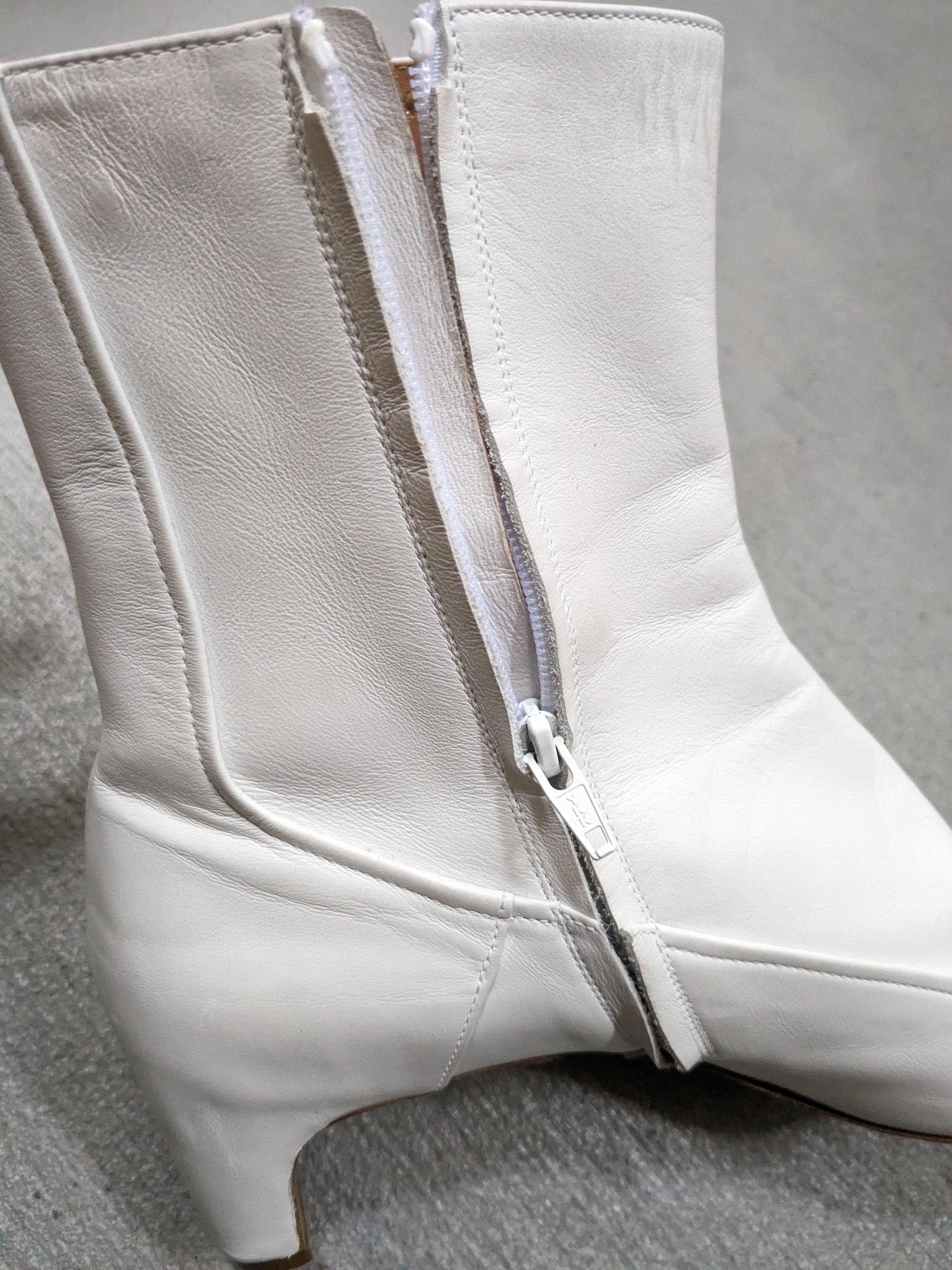 Maison Margiela Maison Margiela Boots Heels White Leather 7 40 Side Zip Size US 7 / EU 40 - 8 Thumbnail