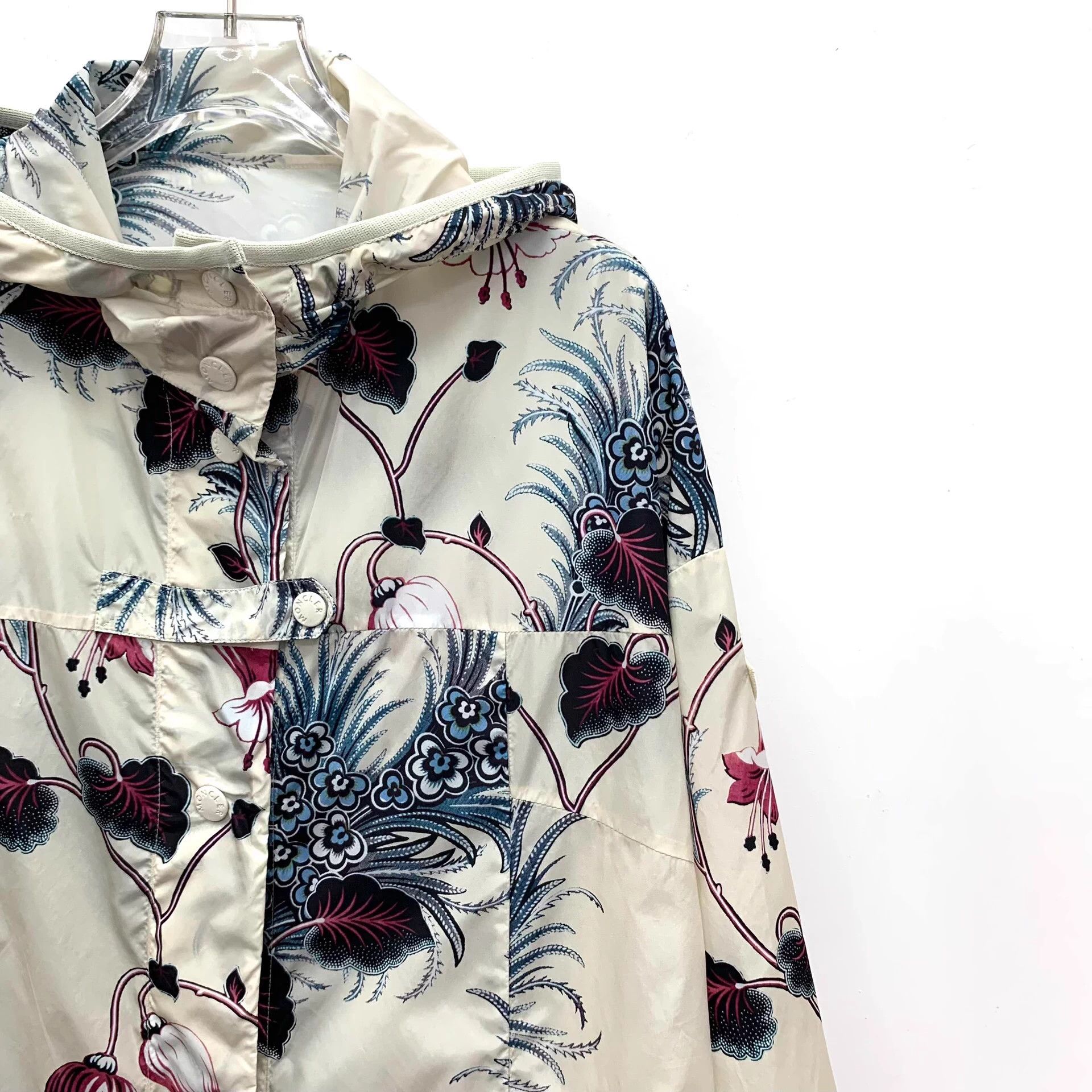 Moncler KM1115 Moncler Alfard Series Multicolor Logo Jacket Size XS / US 0-2 / IT 36-38 - 3 Thumbnail
