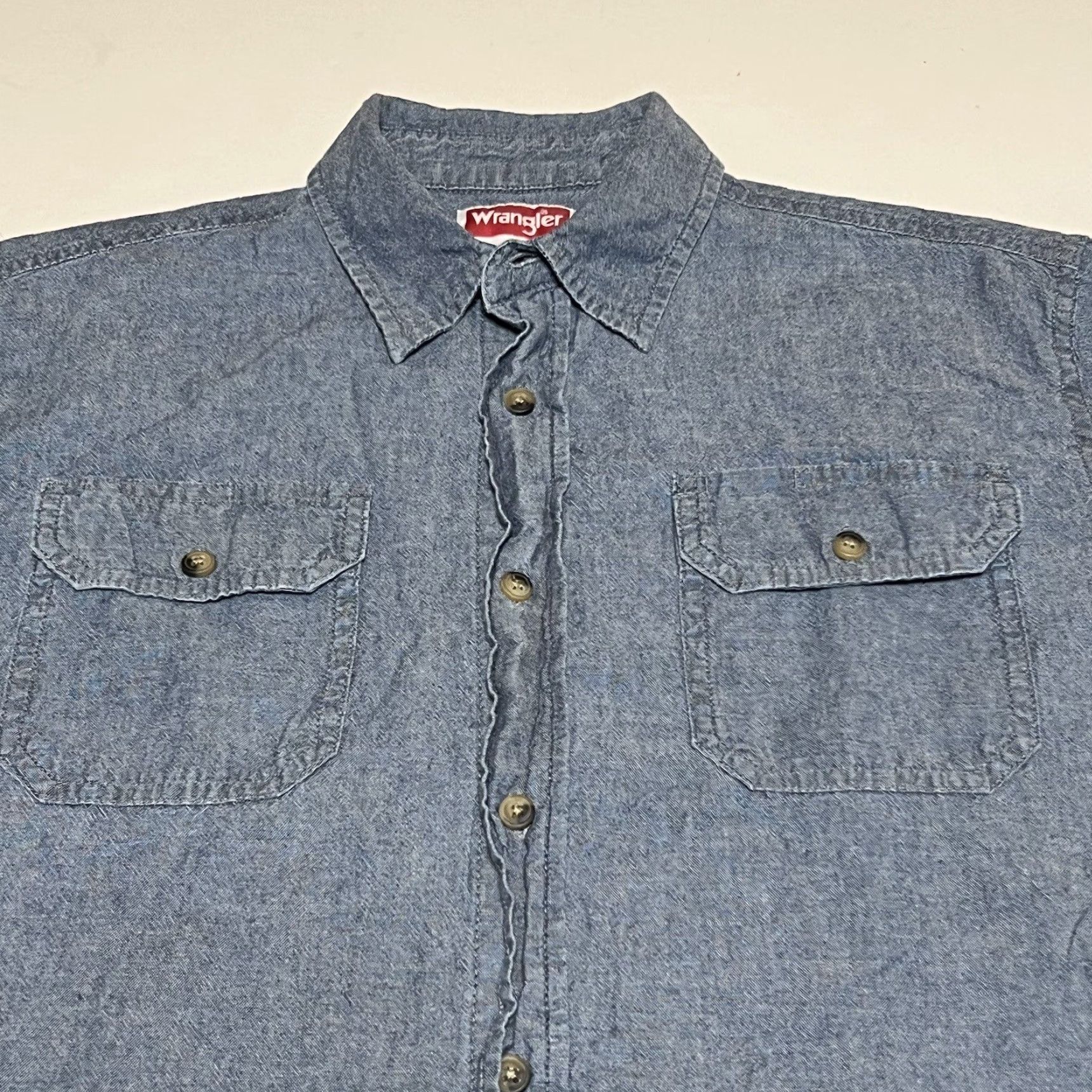 Wrangler Wrangler Men’s Chambray Shirt Button-Up Short Sleeve Pockets Cotton Blue Small Regular Classi c Casual Mens Shirt Size US S / EU 44-46 / 1 - 2 Thumbnail