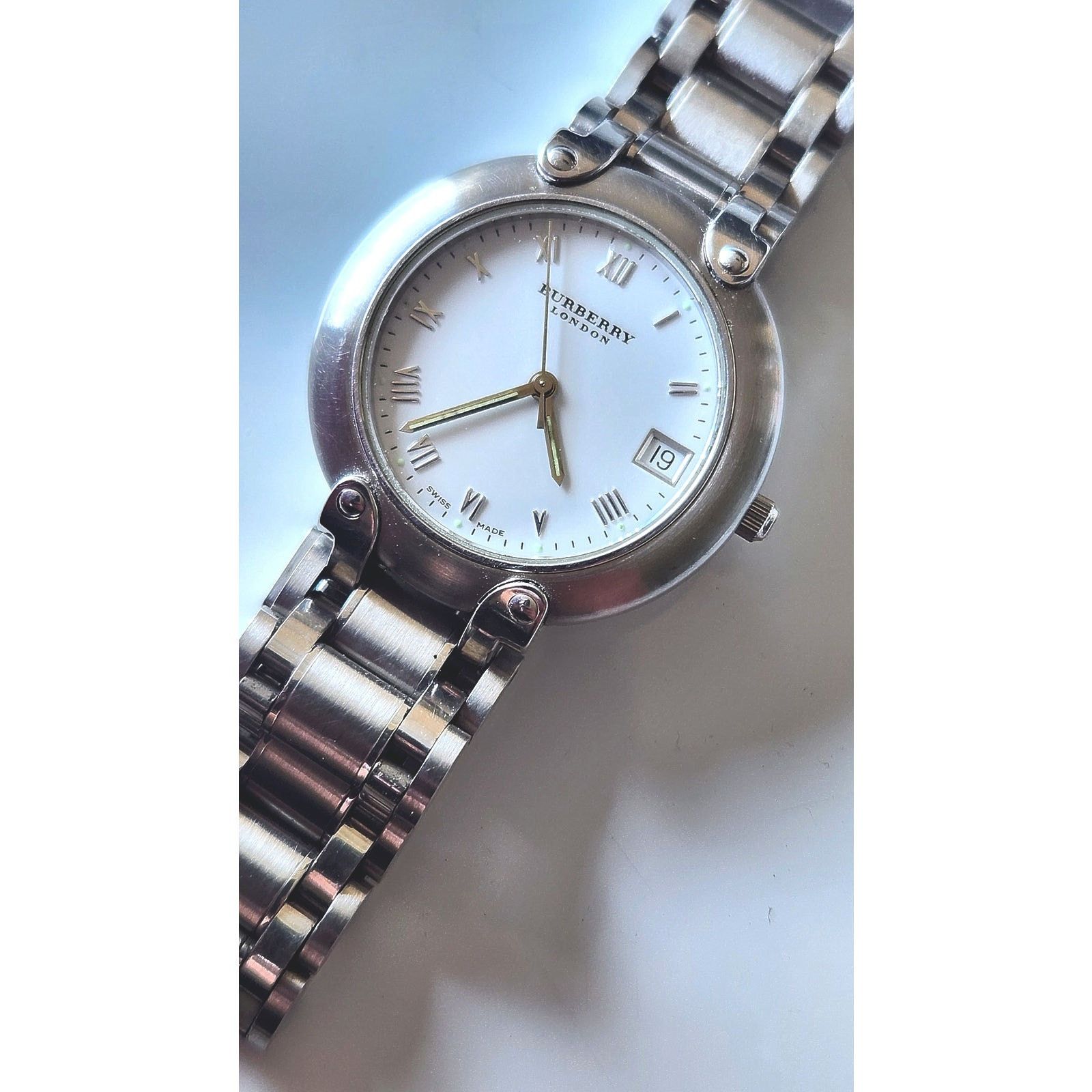 Vintage Burberry 11000G 35mm Watch for Men or Women