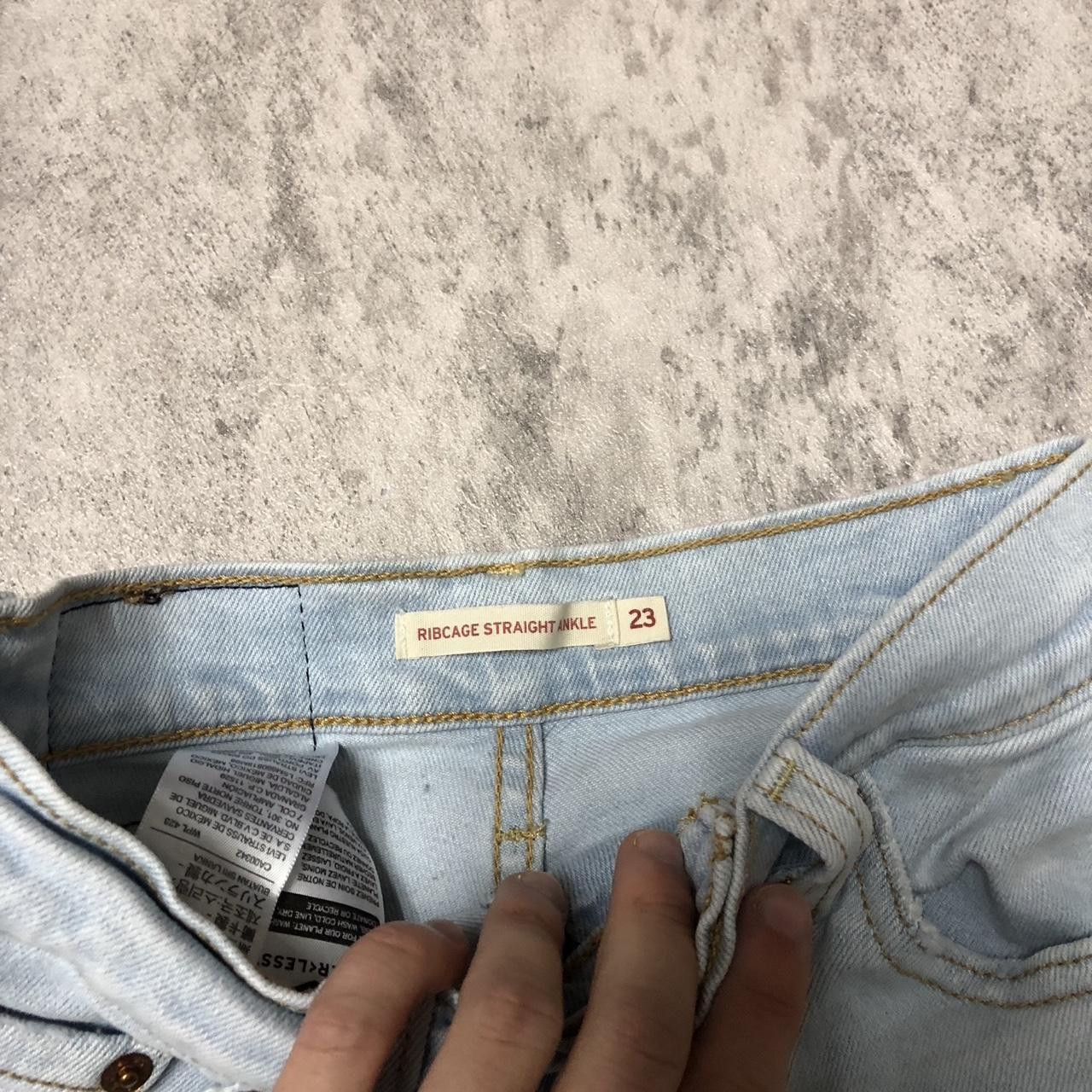 Levi's Light wash straight leg mom jeans #momjeans Size 23" - 4 Thumbnail