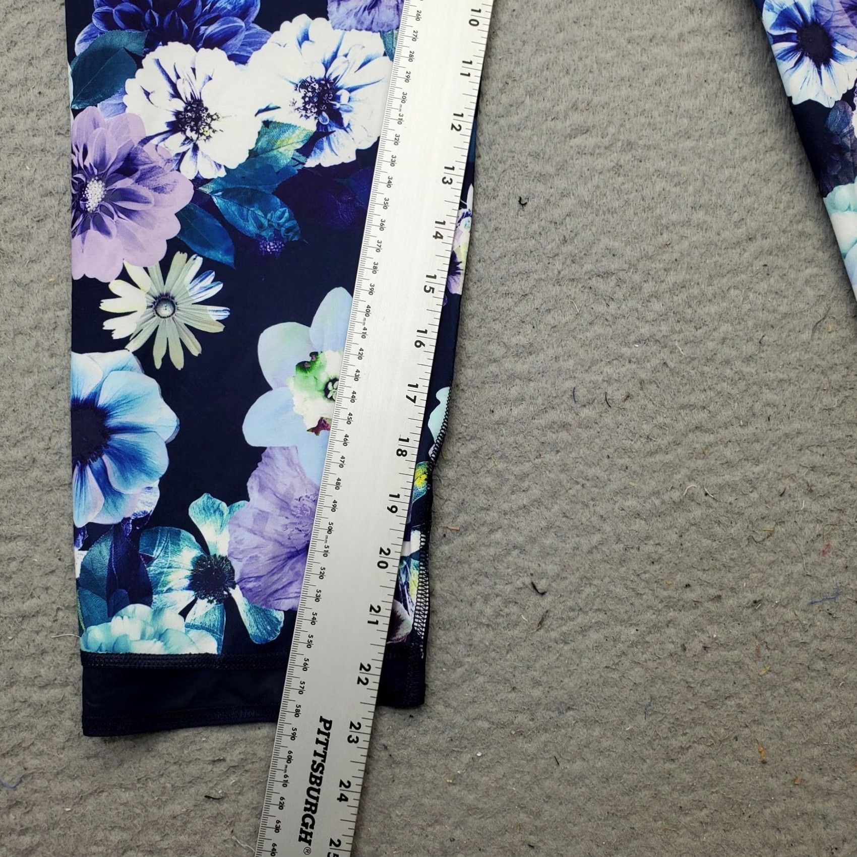 Old Navy Old Navy Active Go Dry Leggings Womens XXL Multicolor Floral Fitted Tapered Leg Size 40" / US 18 - 5 Thumbnail