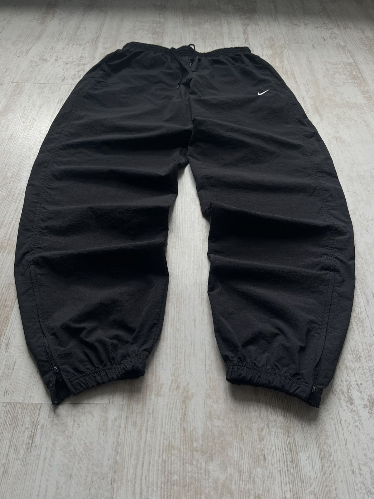 Nike × Vintage 00s Vintage Nike Y2K Black Nylon Small Logo Pants Size L Size US 34 / EU 50 - 2 Thumbnail