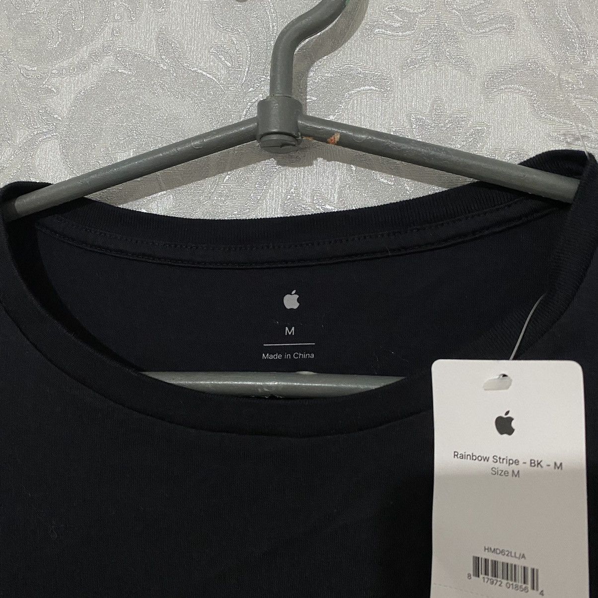 Band Tees NEW Vintage Apple Rainbow T-Shirt Size US M / EU 48-50 / 2 - 3 Thumbnail