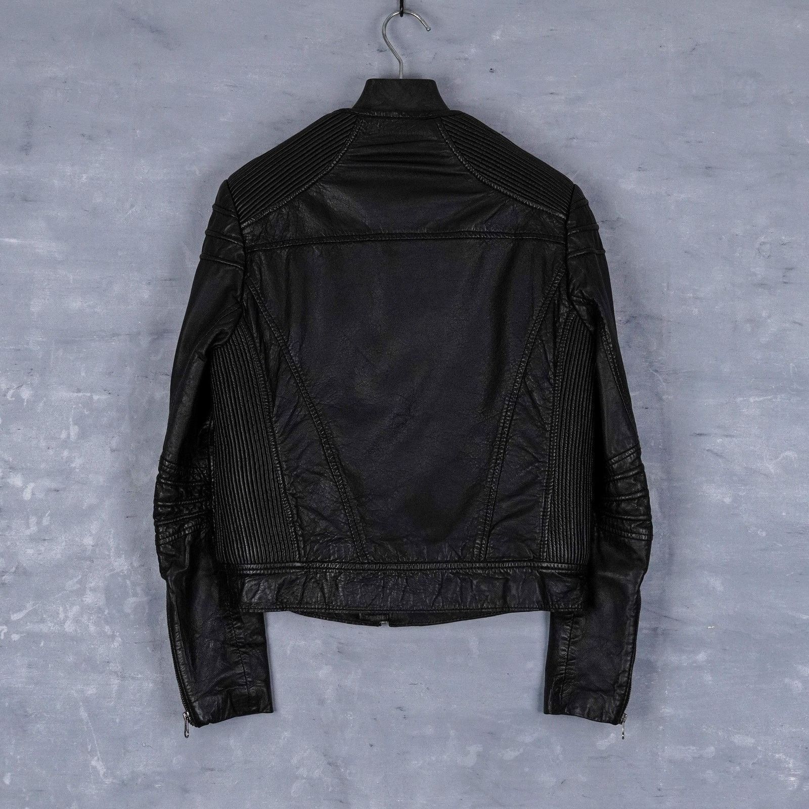 Levi's Vintage levi’s black leather women's biker bomber jacket Size XS / US 0-2 / IT 36-38 - 3 Thumbnail