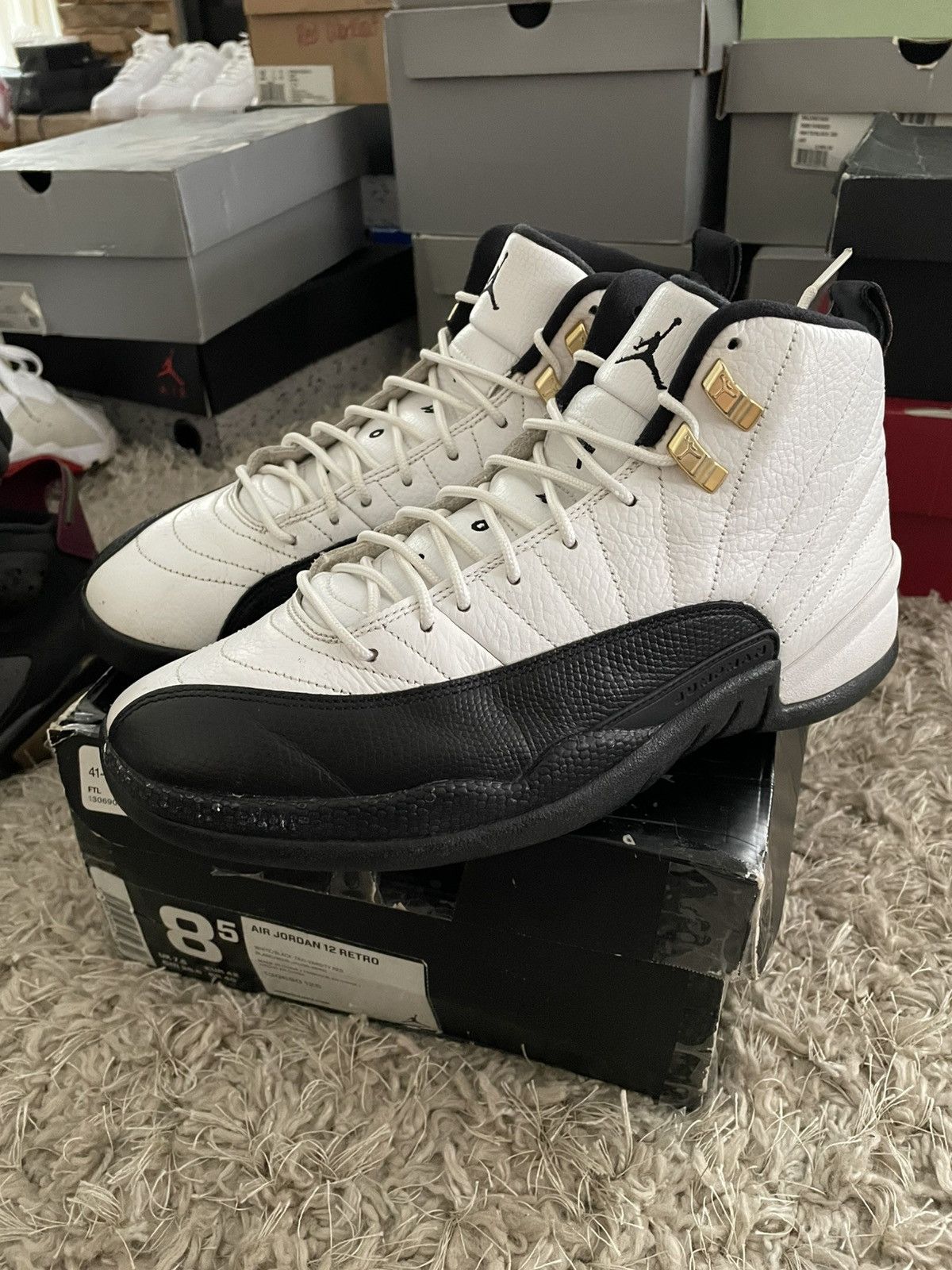 Jordan Brand Jordan 12 Taxi 2013 Size US 8.5 / EU 41-42 - 1 Thumbnail