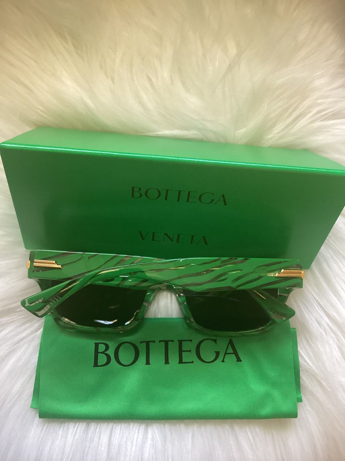 Bottega Veneta Bottega Veneta's chic square sunglasses Size ONE SIZE - 7 Thumbnail