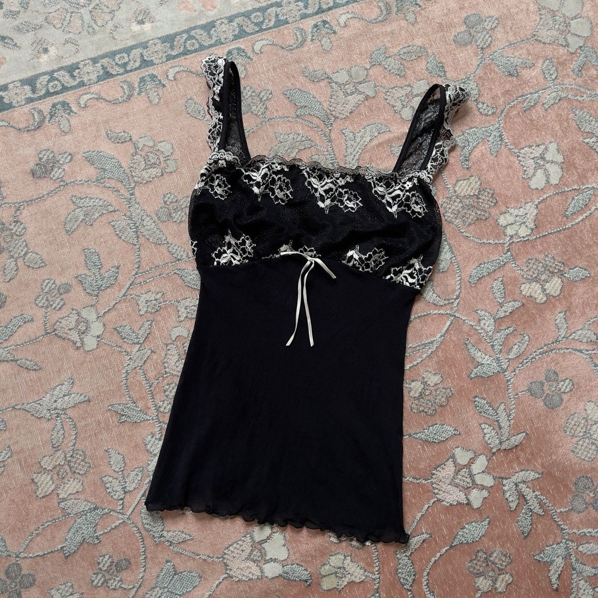 Old Navy × Vintage Adorable Black Floral Embroidered Mesh Camisole (XS-S) Size S / US 4 / IT 40 - 2 Thumbnail