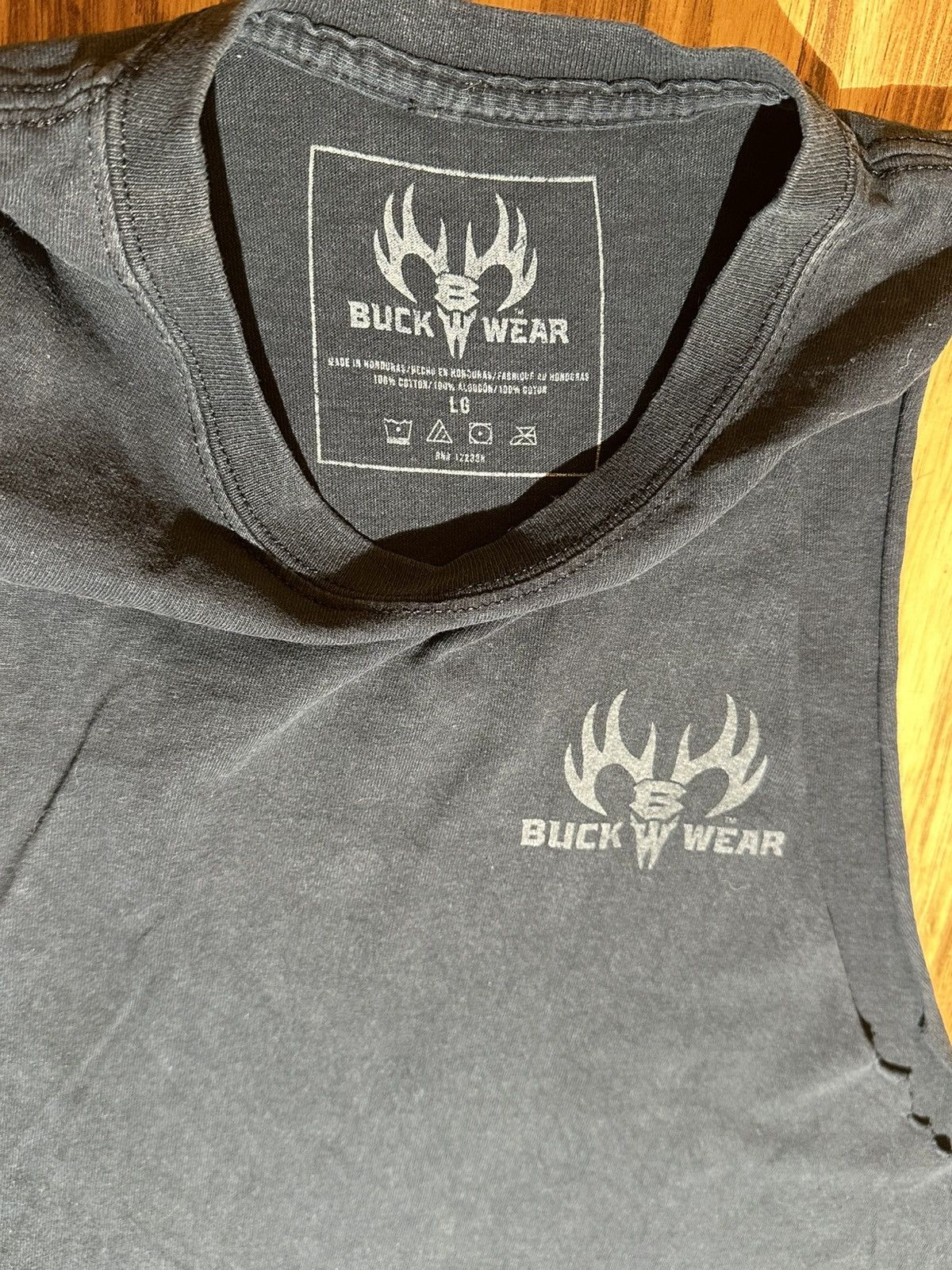 Other 2017 Buck Wear Deer print on the back cut off tank top Size US L / EU 52-54 / 3 - 3 Thumbnail