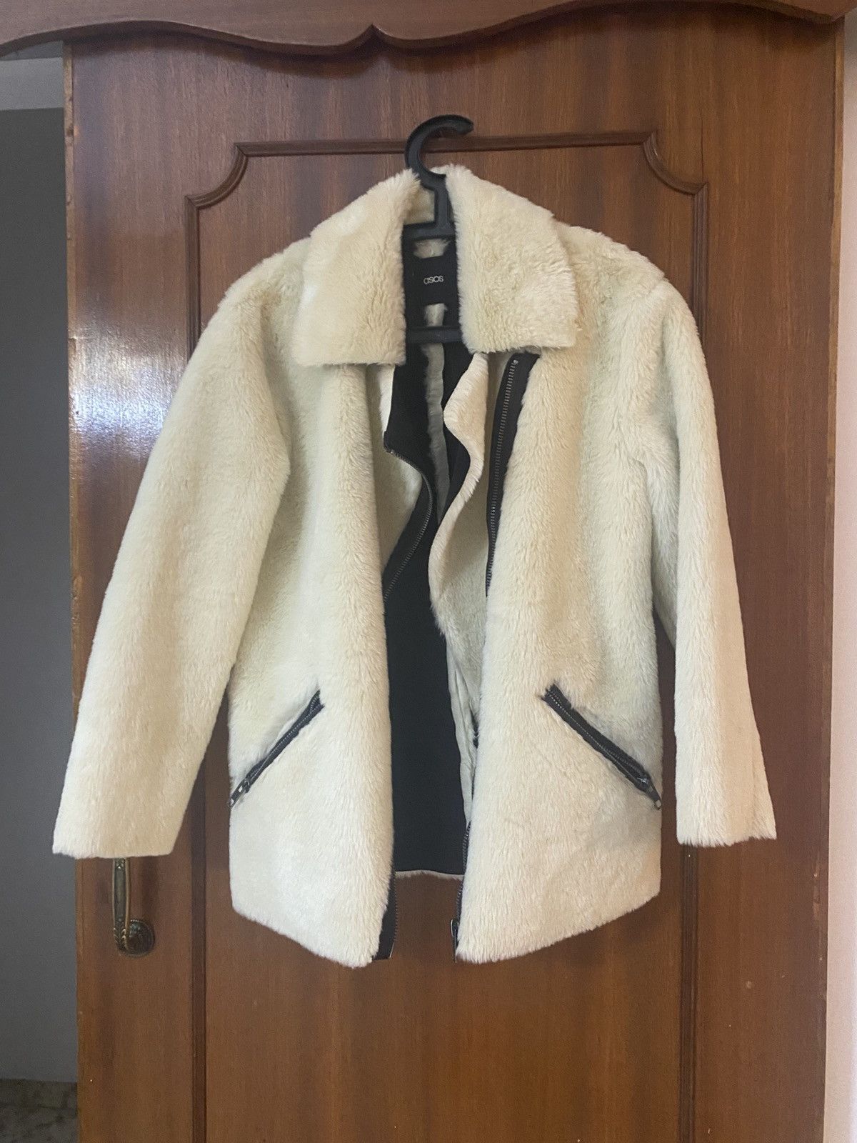 Asos ASOS Teddy / Faux Shearling Coat – Size 36 Size S / US 4 / IT 40 - 1 Thumbnail