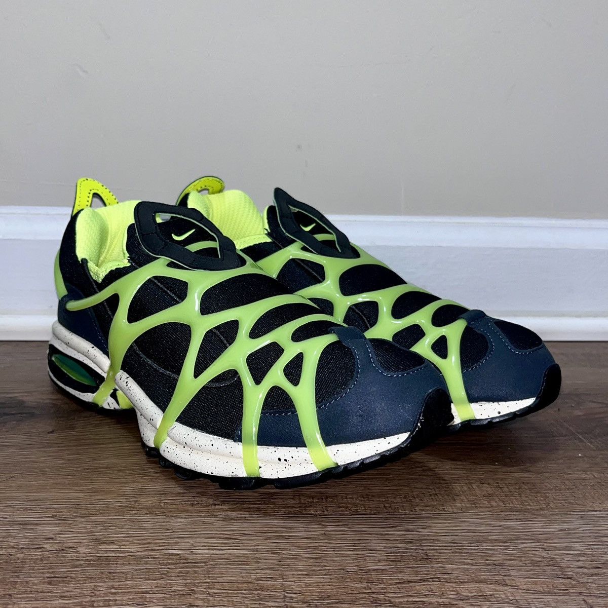 Nike Nike Air Kukini Black/Neon Green Size US 9 / EU 42 - 1 Thumbnail