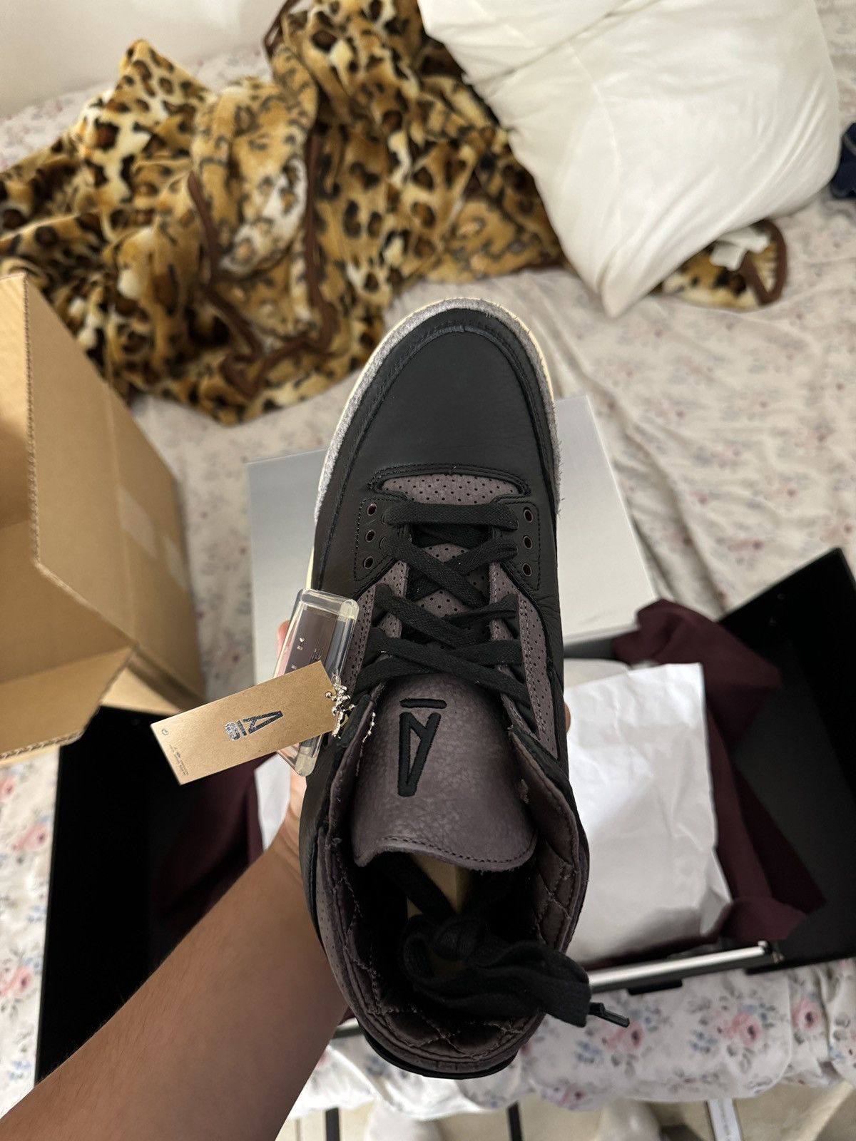 A Ma Maniere × Jordan Brand Nike Air Jordan 3 A Ma Maniere WYWS Size US 9.5 / EU 42-43 - 4 Thumbnail