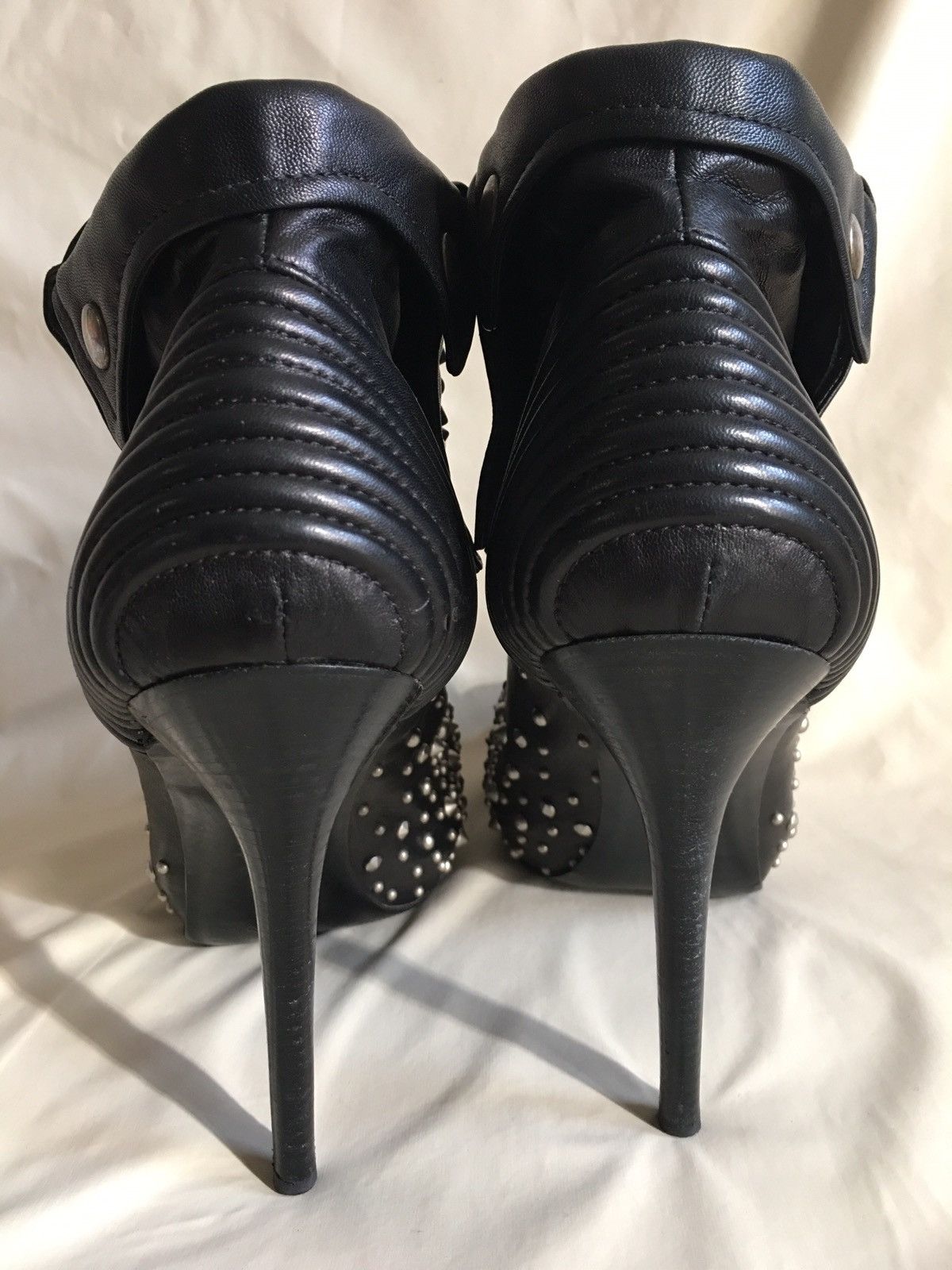 Alexander McQueen Alexander McQueen Leather Studded Faithful Skull Ankle Boots Size US 11 / IT 41 - 13 Thumbnail