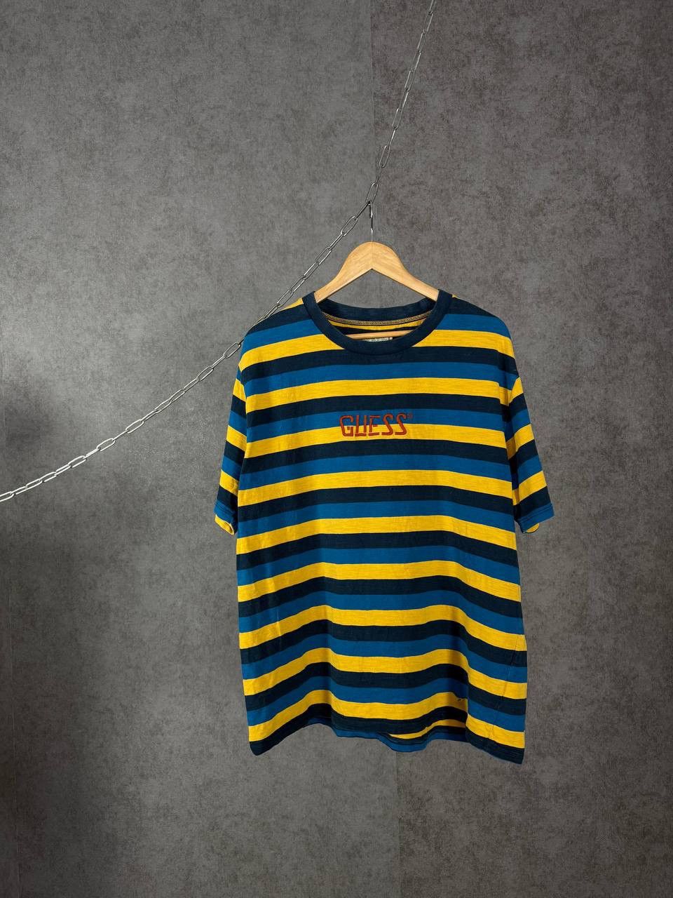 Guess Guess designer crazy center logo tee Size US M / EU 48-50 / 2 - 1 Thumbnail