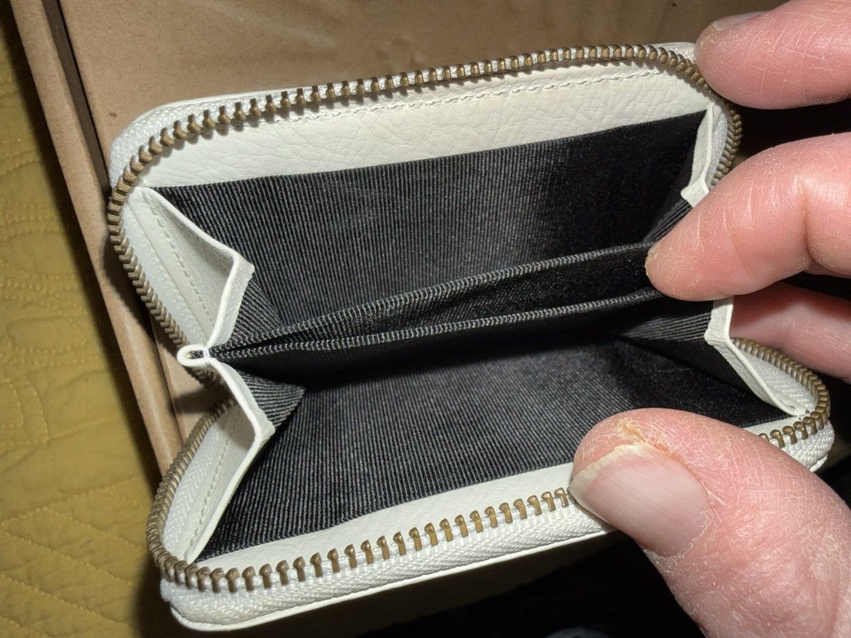 Burberry Vintage Burberry Leather & Enamel zippered card/coin wallet Size ONE SIZE - 15 Thumbnail