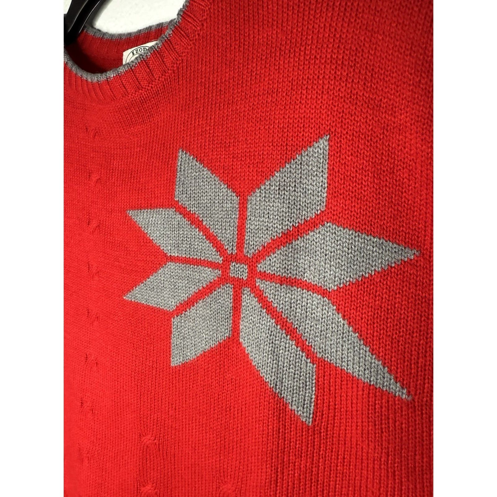 Lacoste VINTAGE Lacoste Izod Vest Women's L Red Christmas 90s Acrylic Sleeveless Snowflake pullover Size L / US 10 / IT 46 - 4 Thumbnail
