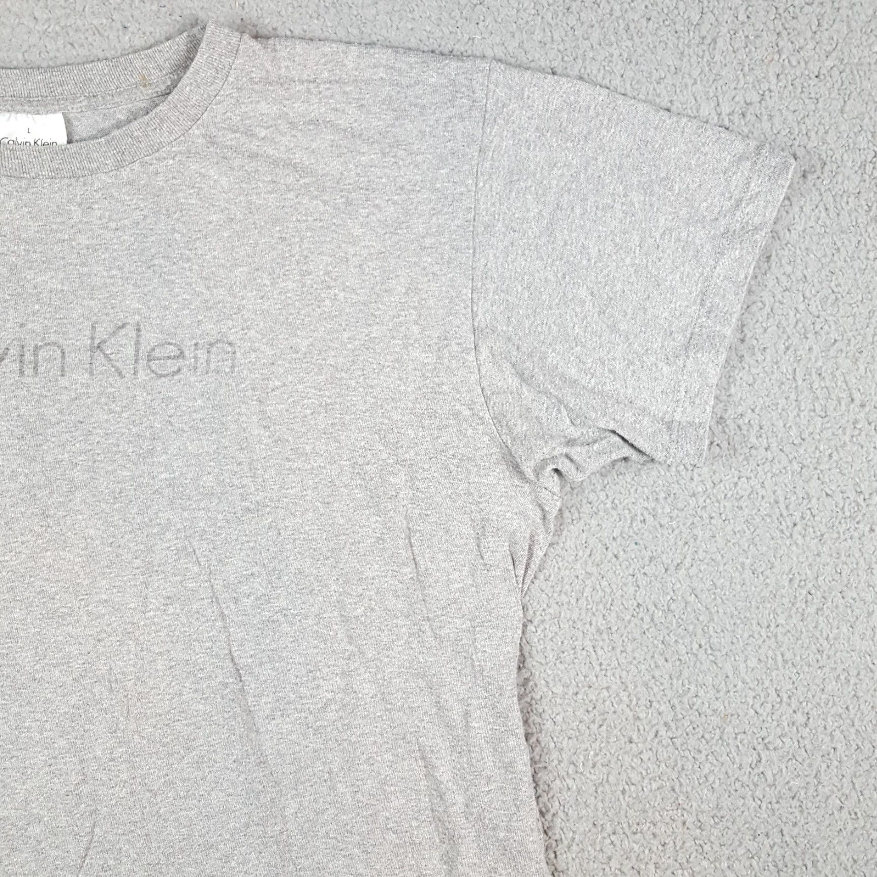 Calvin Klein VINTAGE Calvin Klein T-Shirt Mens 90s Logo Spell Out Gray Size L Crew Neck Short Sleeve USA Made Gym Workout Size US L / EU 52-54 / 3 - 4 Thumbnail