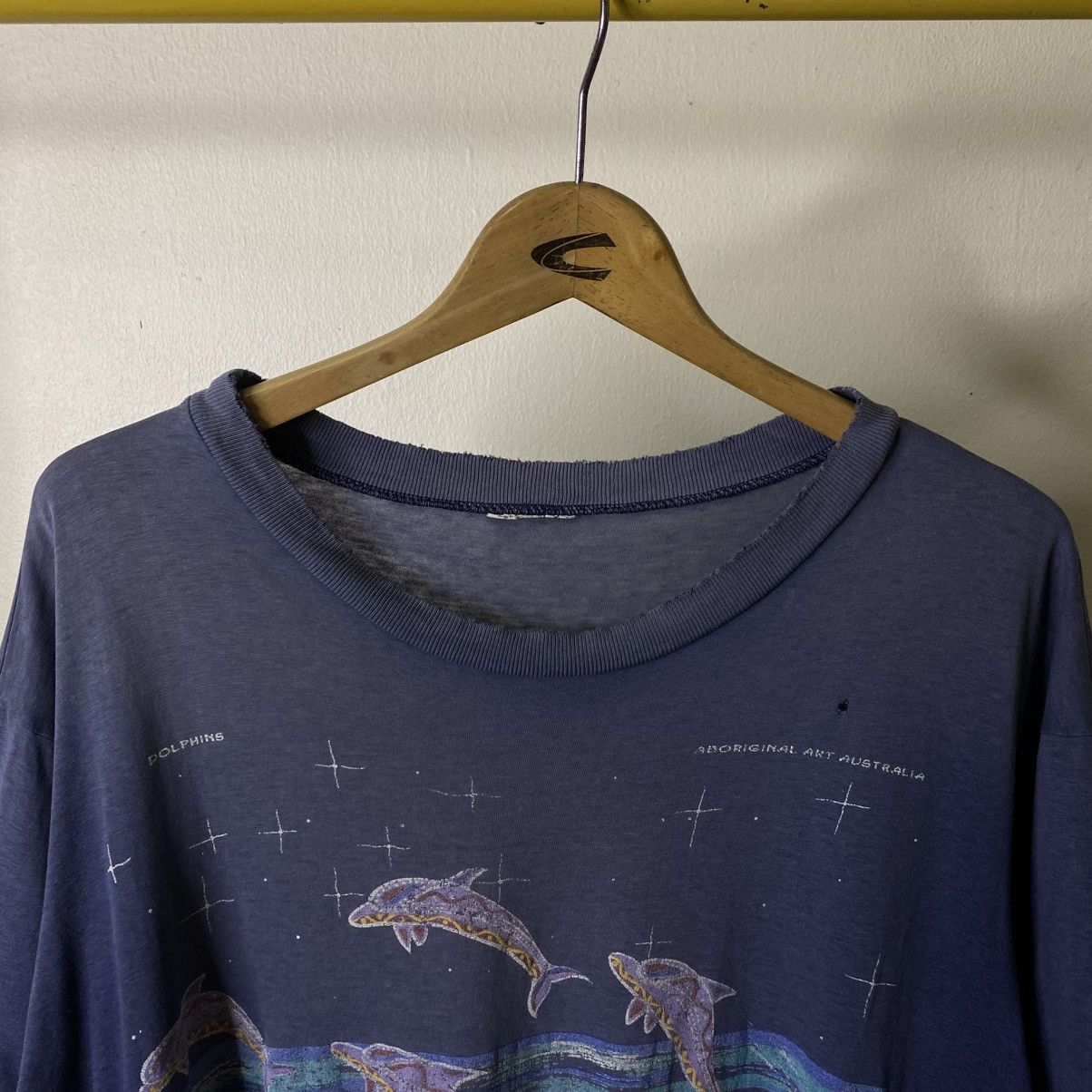 Vintage 1990s Dolphins Art Australia Habitat Sunfaded Distressed Tee Size US L / EU 52-54 / 3 - 3 Thumbnail